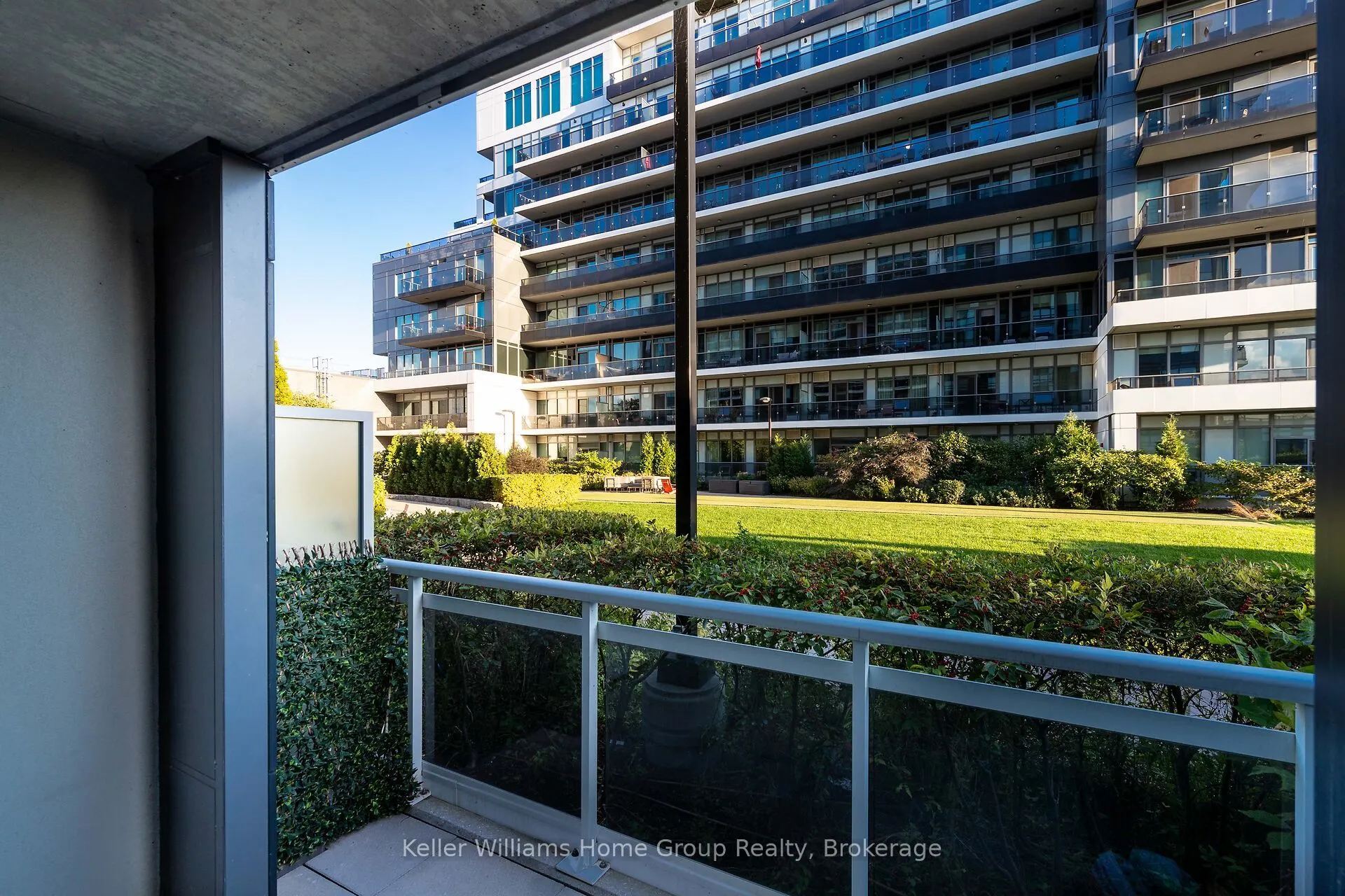63 Arthur Street S, #205