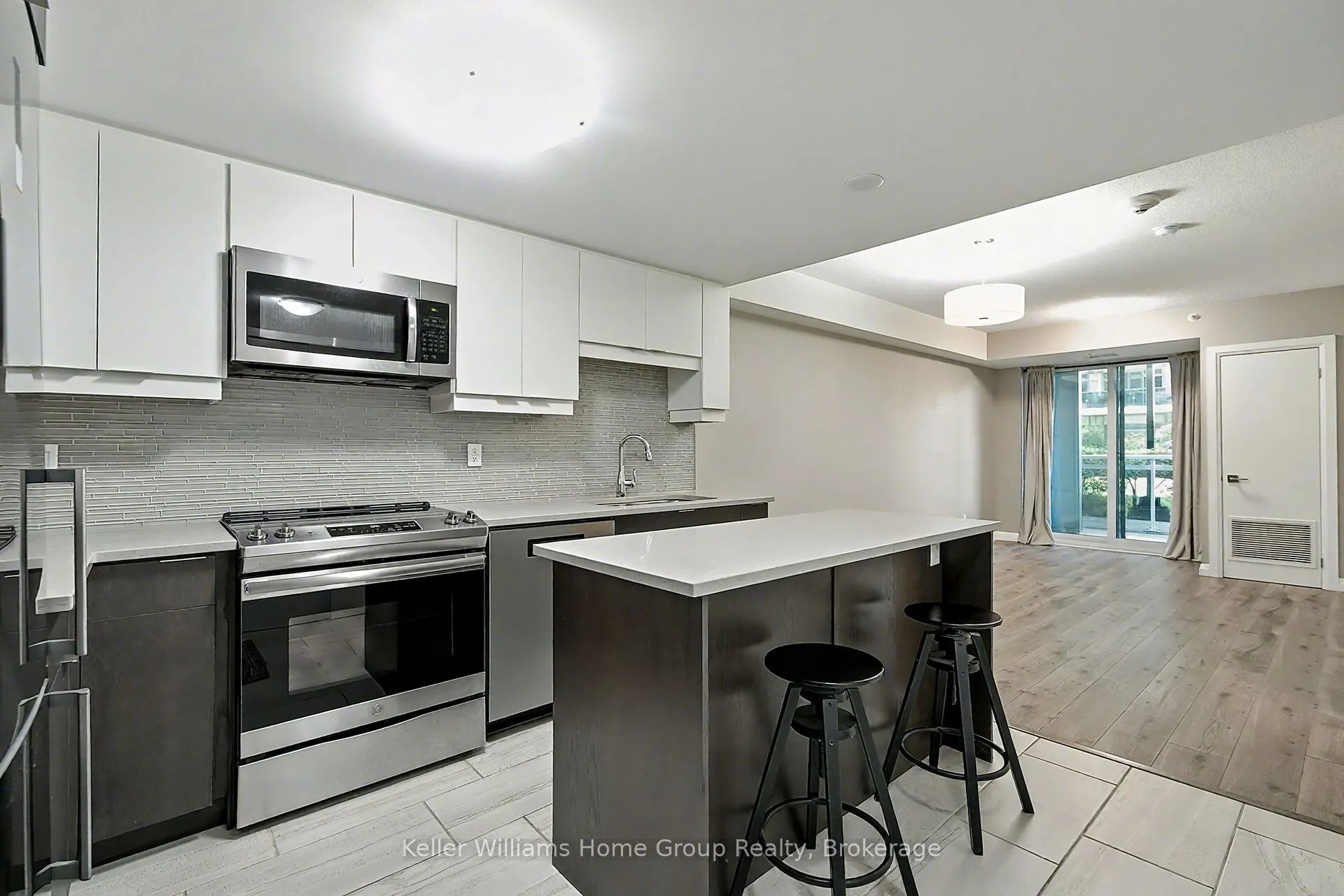63 Arthur Street S, #205