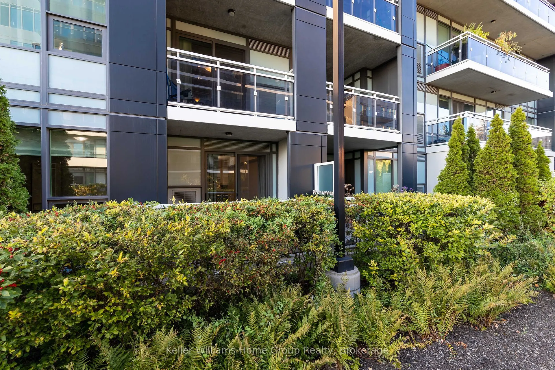 63 Arthur Street S, #205