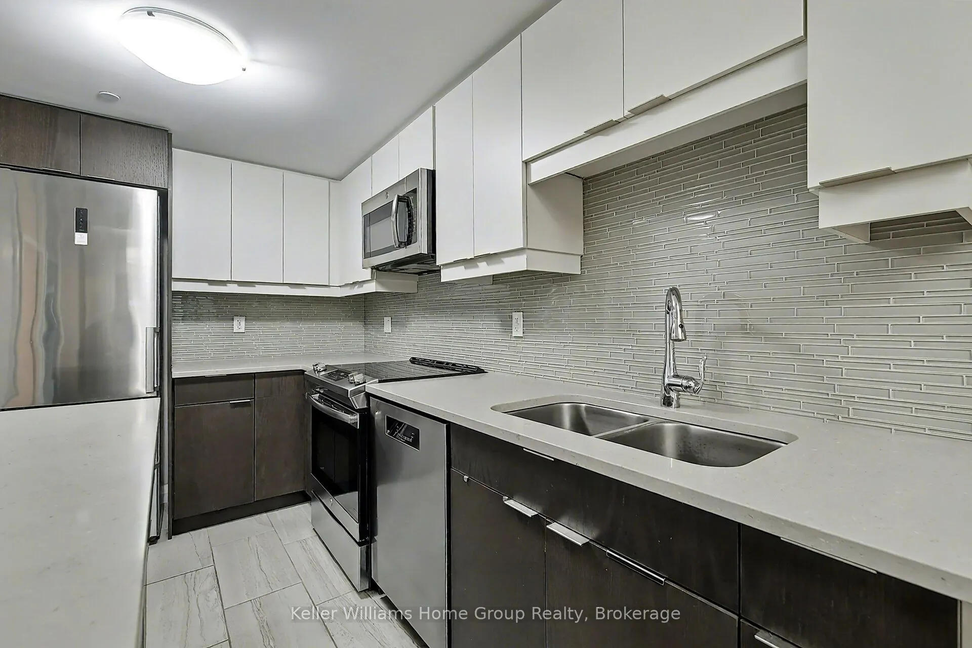 63 Arthur Street S, #205