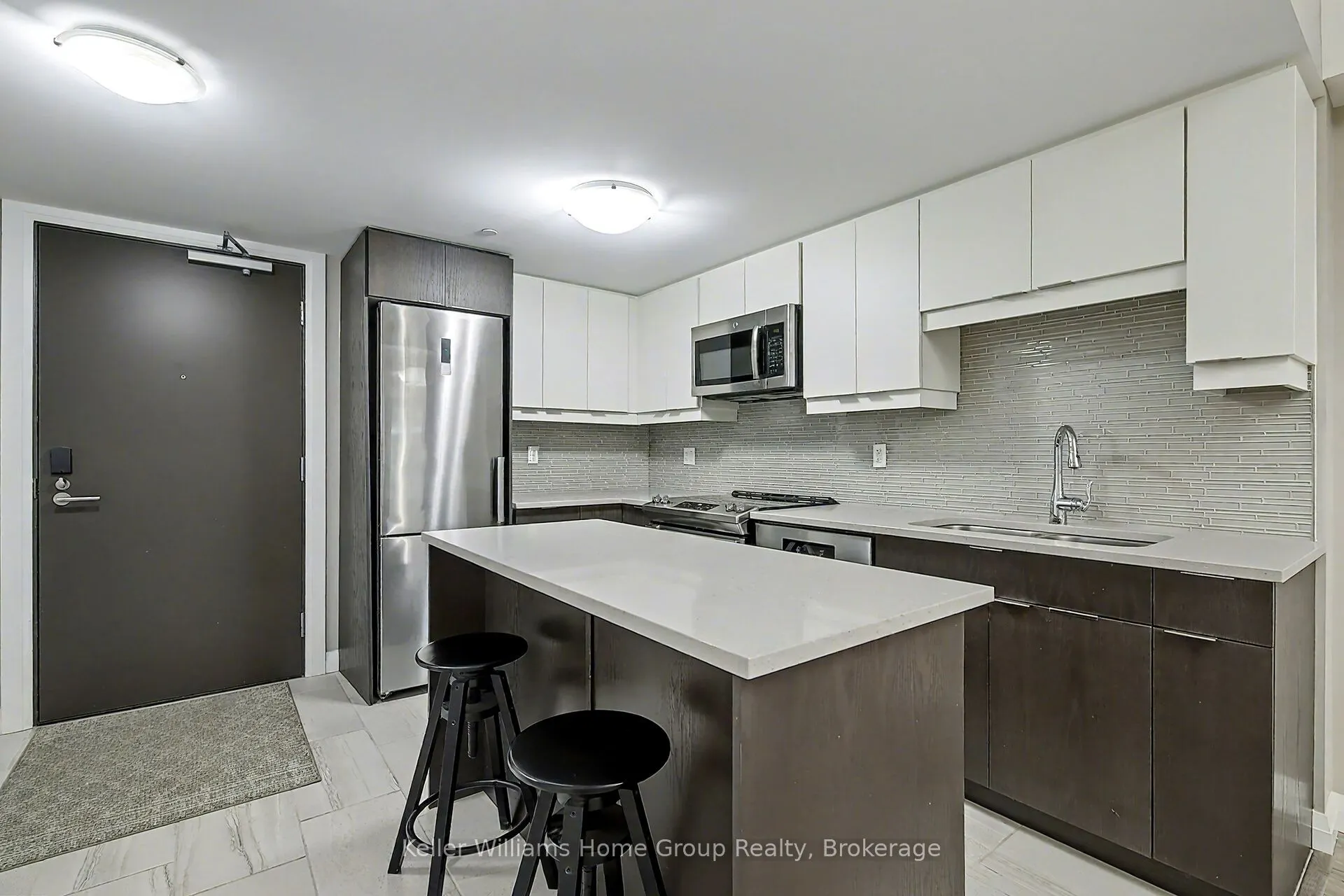 63 Arthur Street S, #205