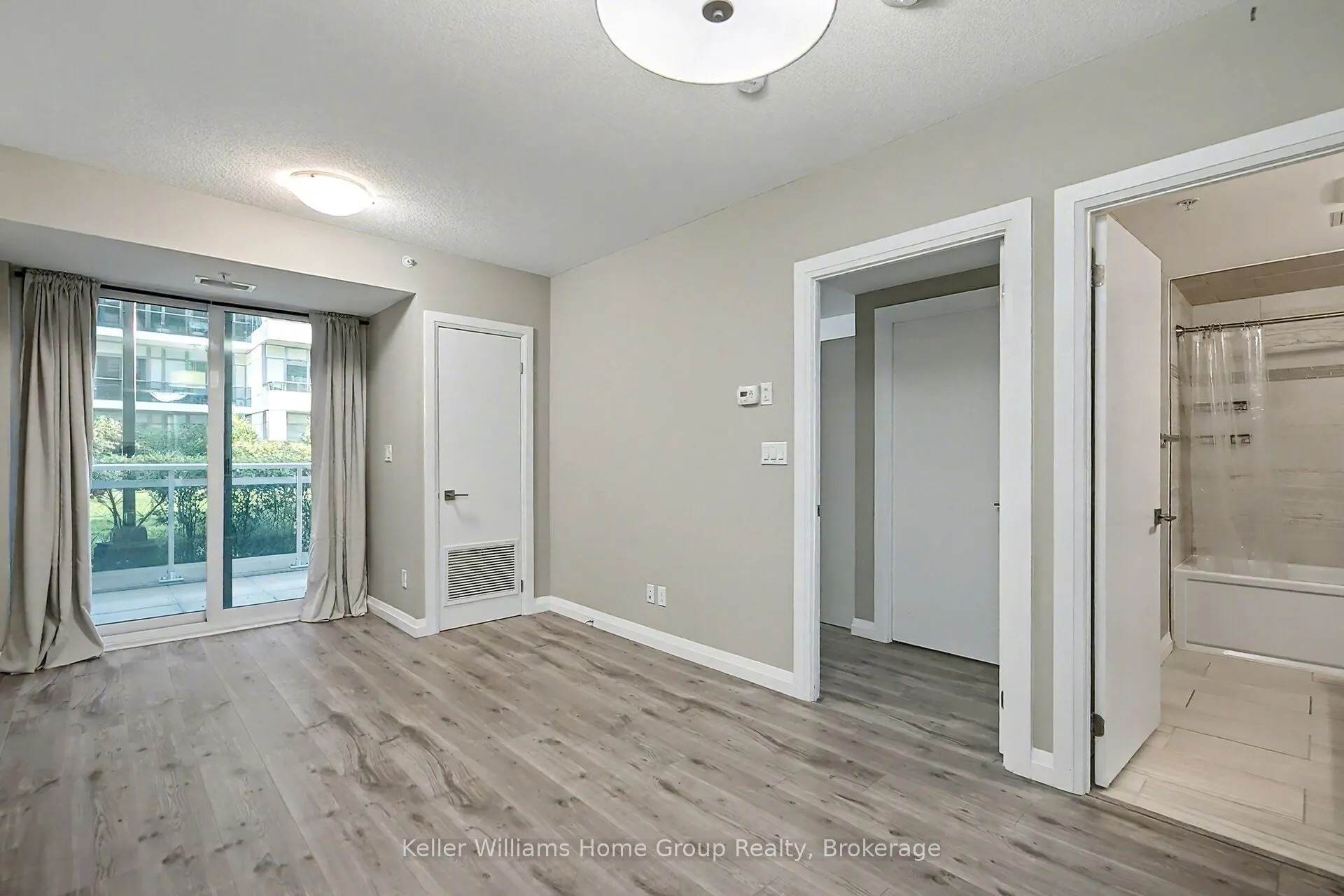63 Arthur Street S, #205