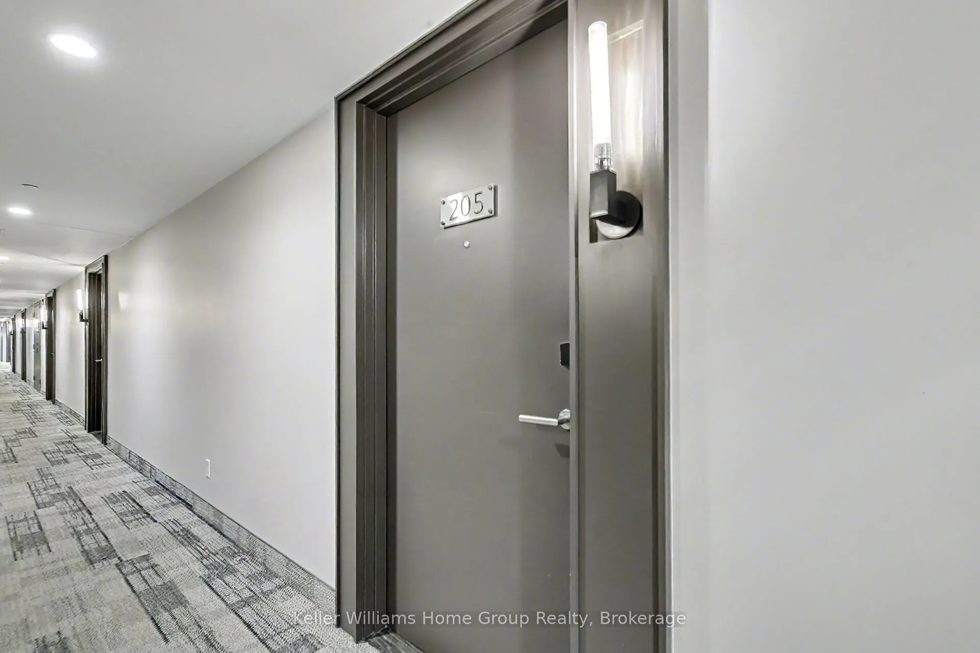 63 Arthur Street S, #205
