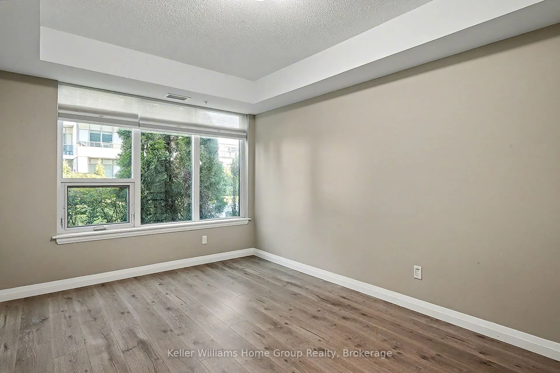 63 Arthur Street S, #205