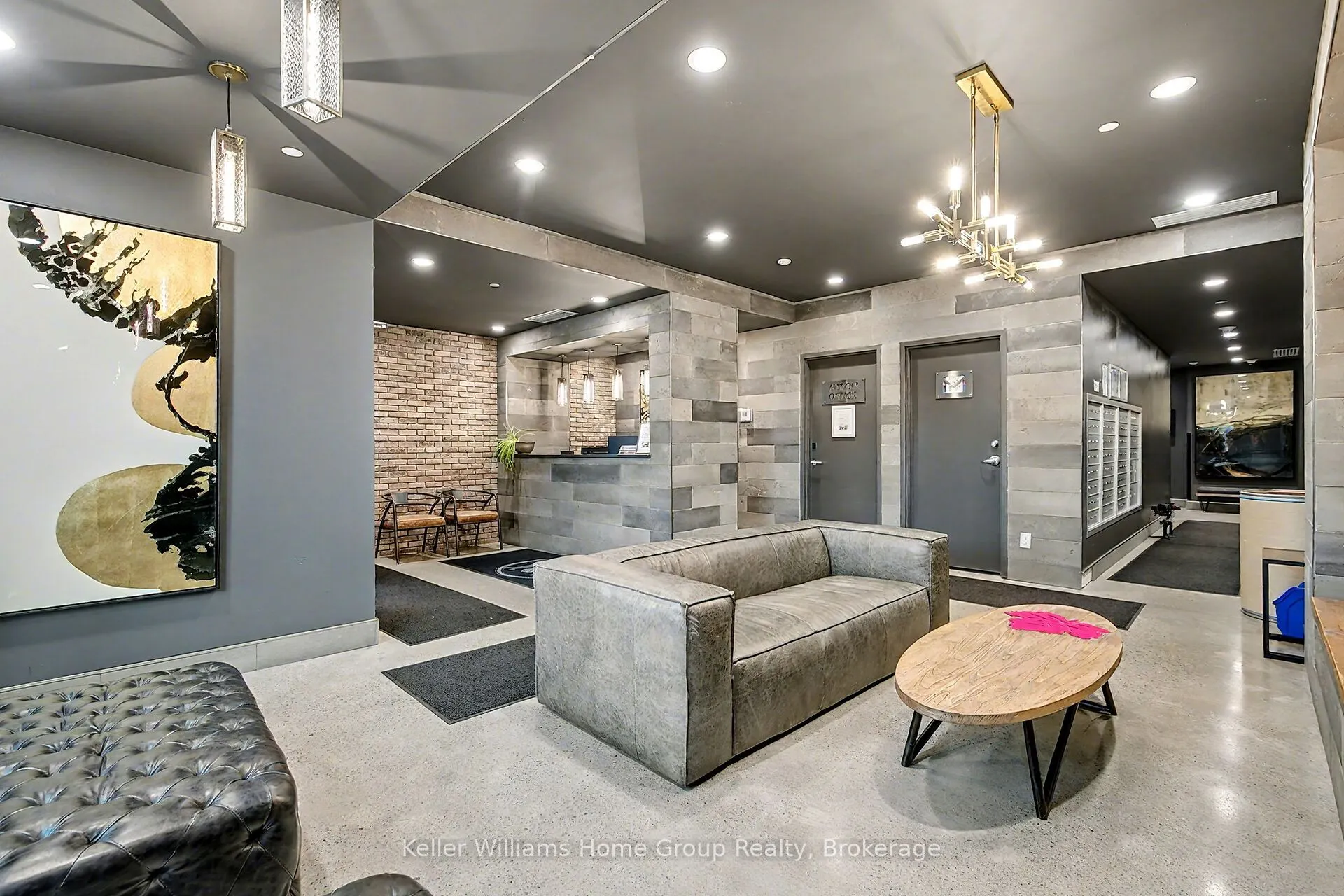63 Arthur Street S, #205