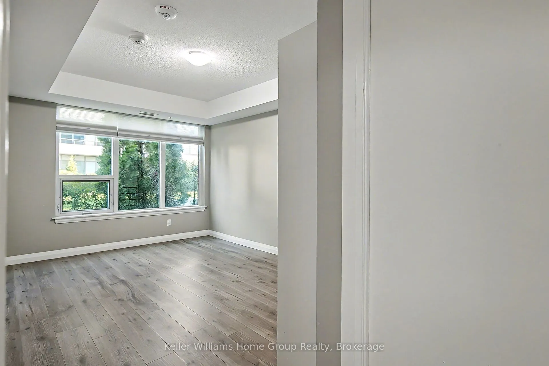 63 Arthur Street S, #205