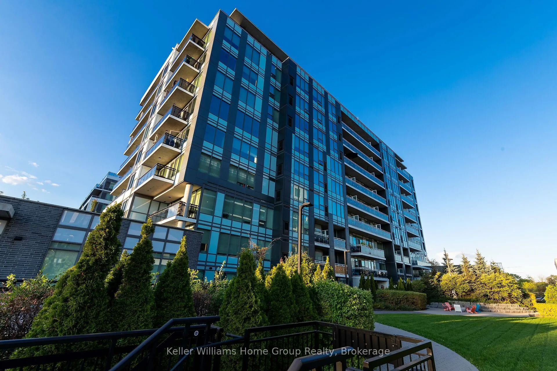 63 Arthur Street S, #205