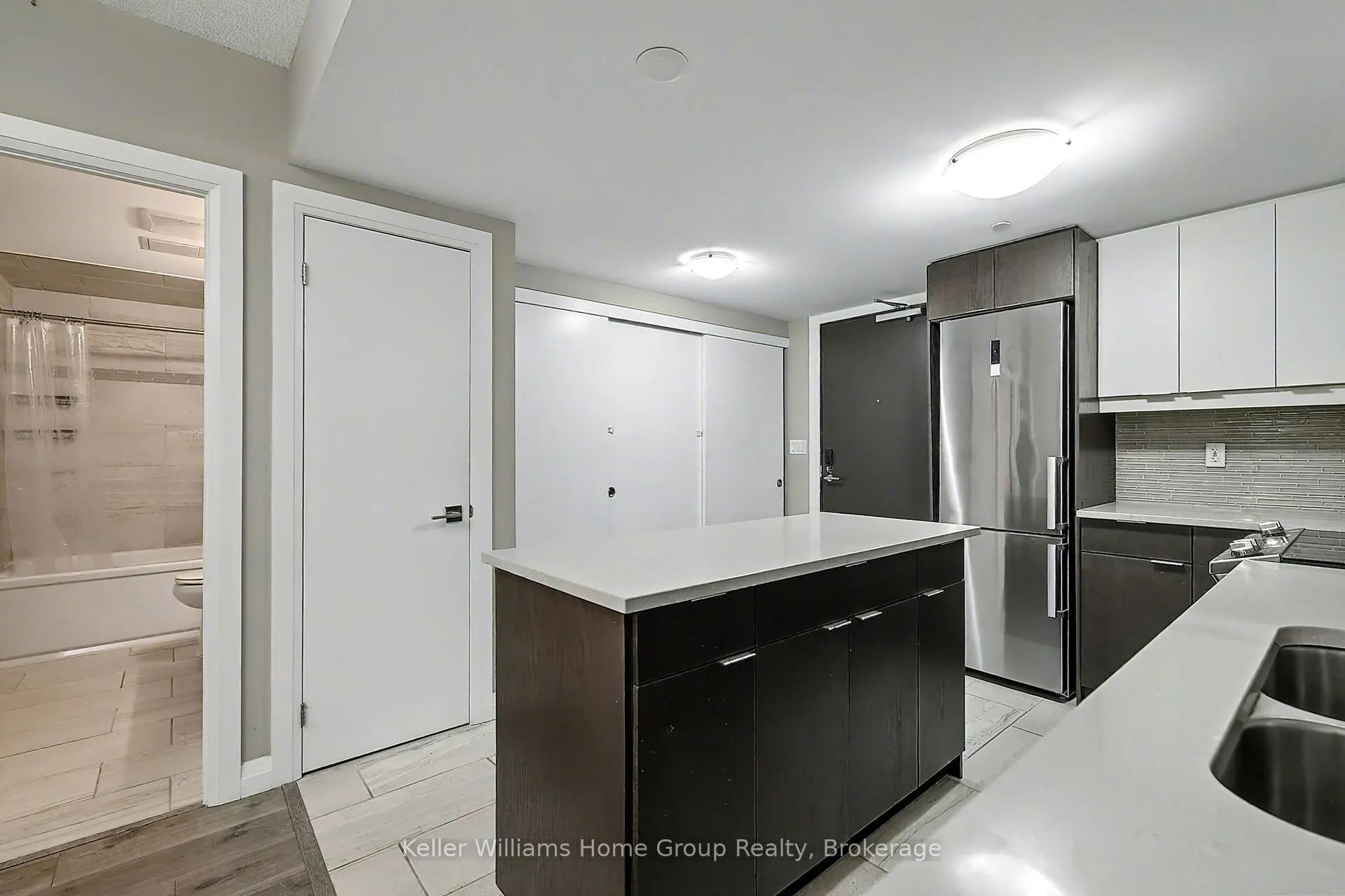 63 Arthur Street S, #205