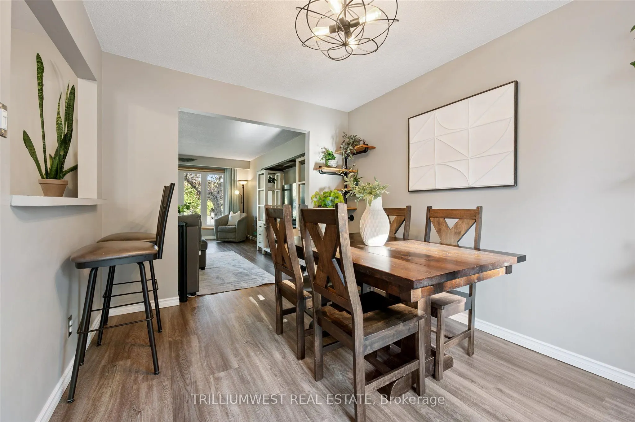 98 Shadeland Crescent