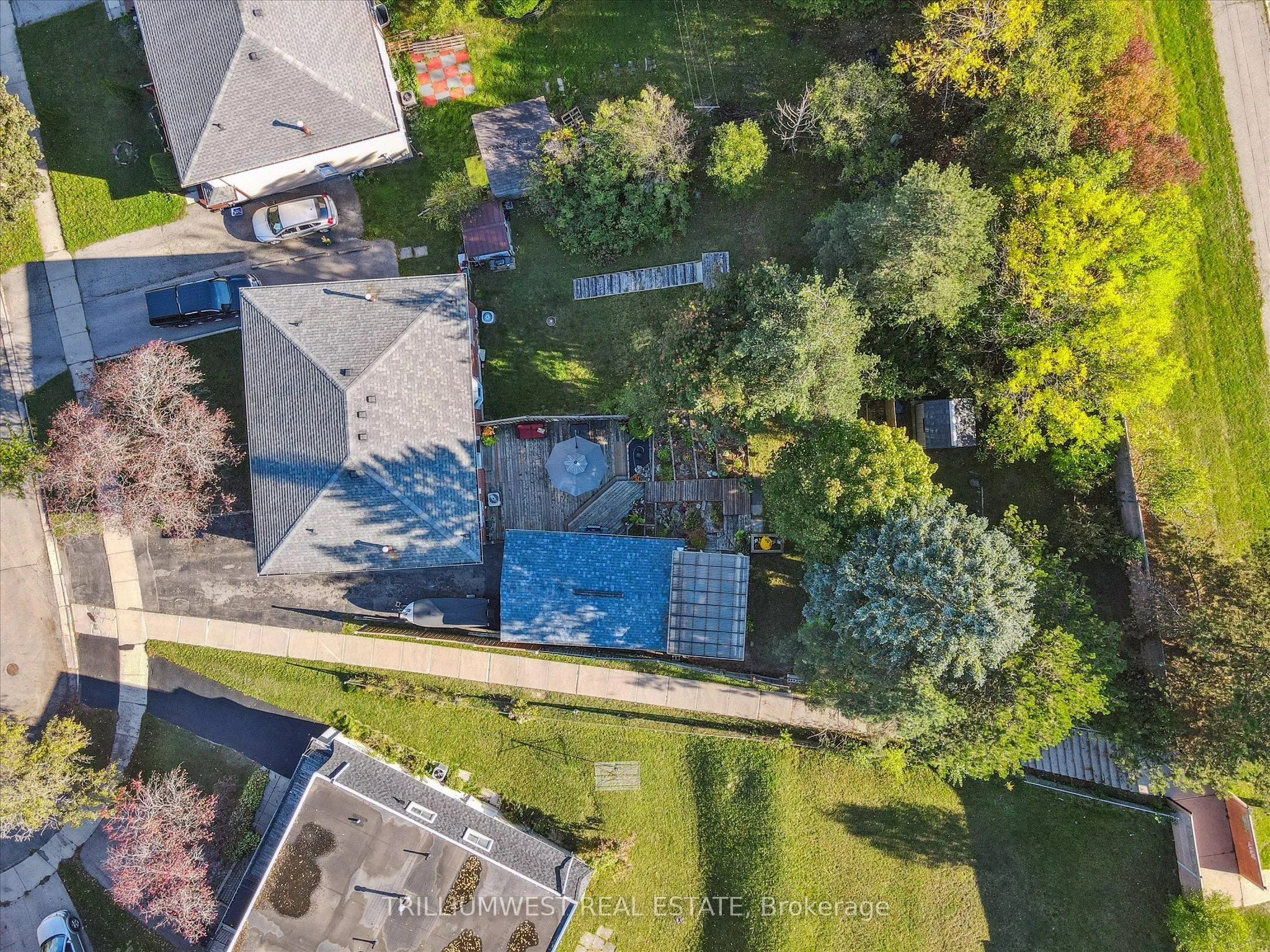 98 Shadeland Crescent