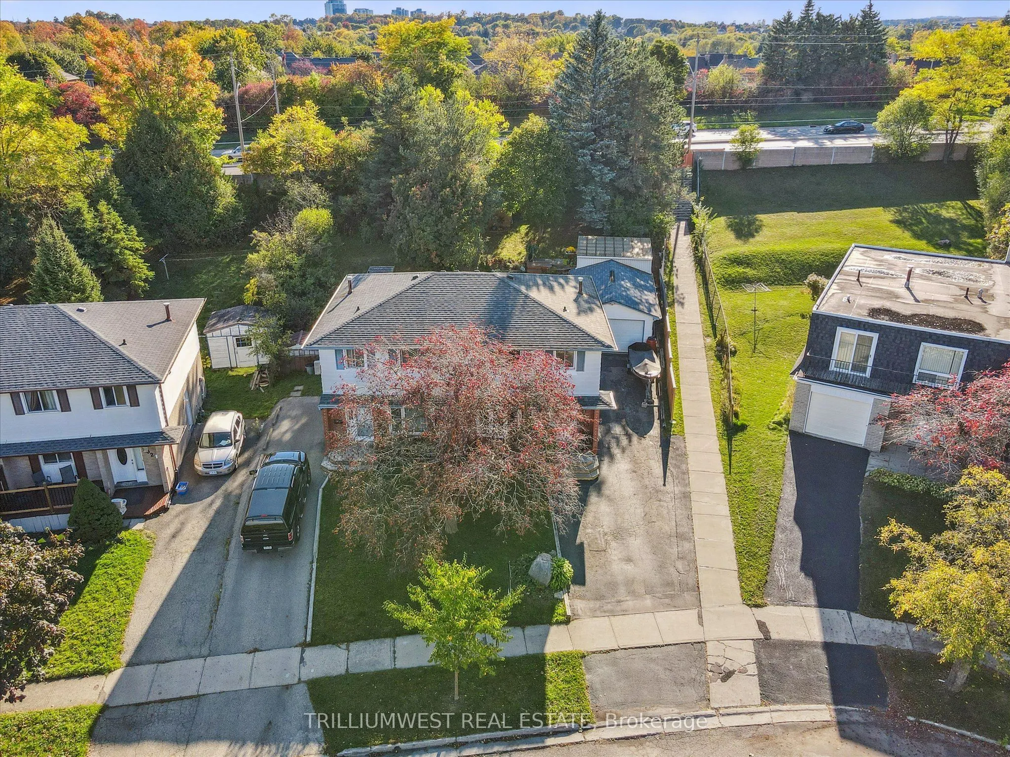 98 Shadeland Crescent
