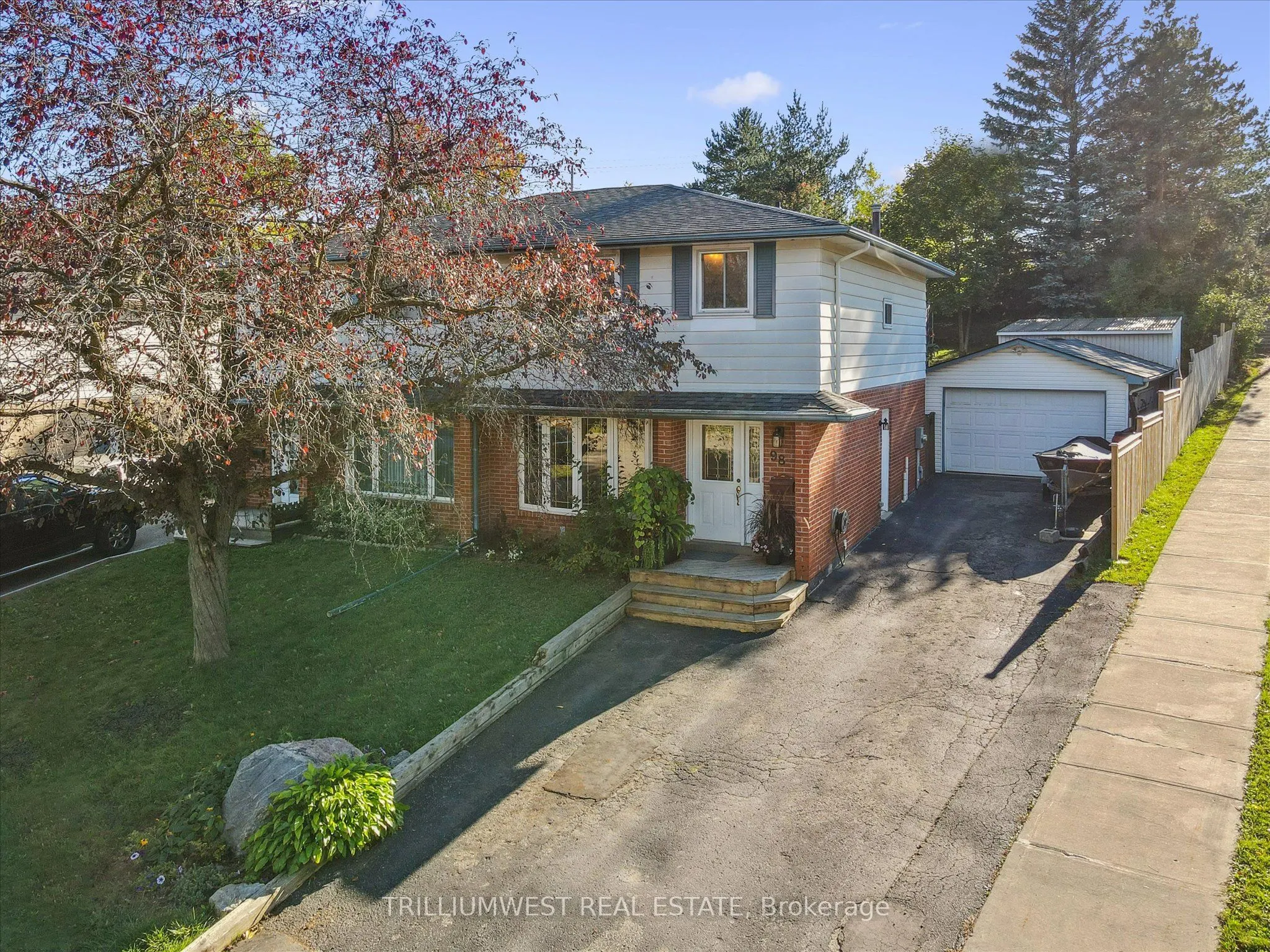 98 Shadeland Crescent