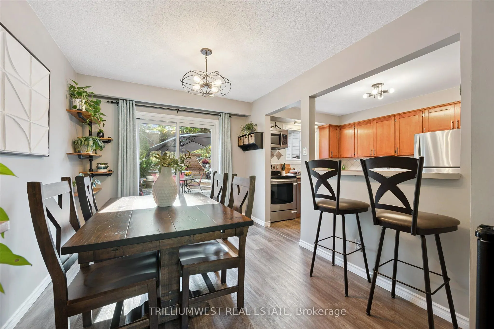 98 Shadeland Crescent