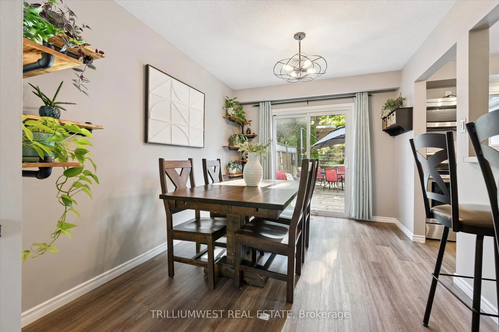 98 Shadeland Crescent
