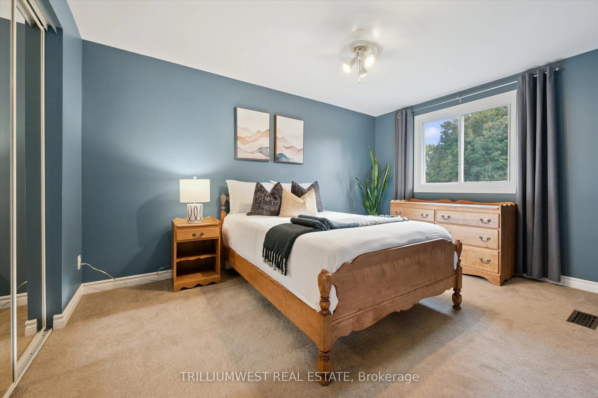 98 Shadeland Crescent