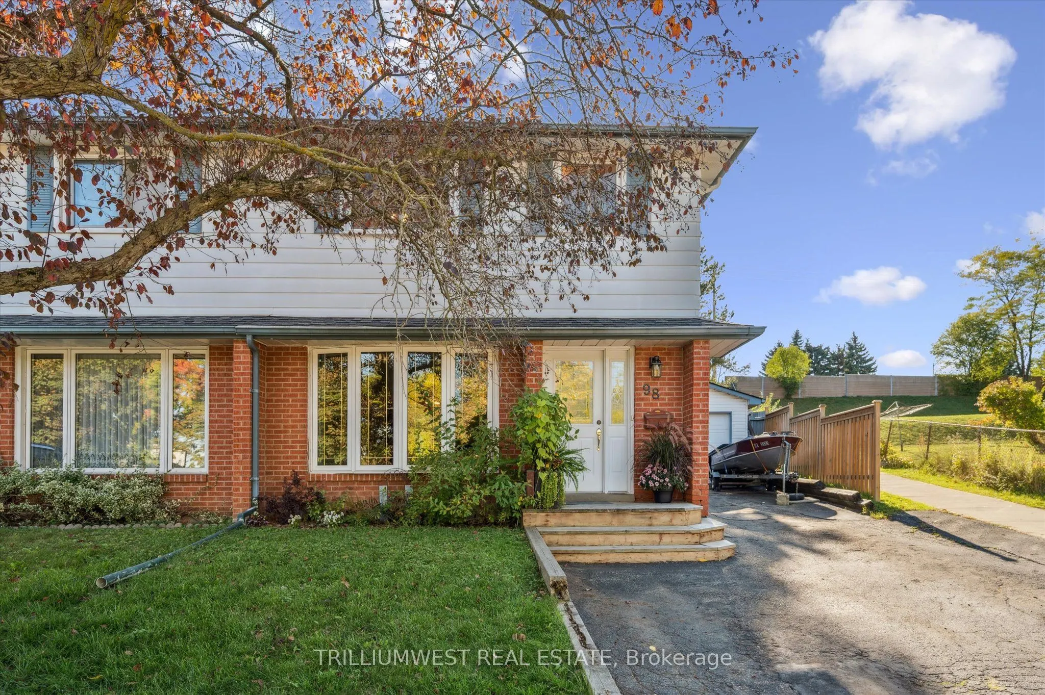 98 Shadeland Crescent