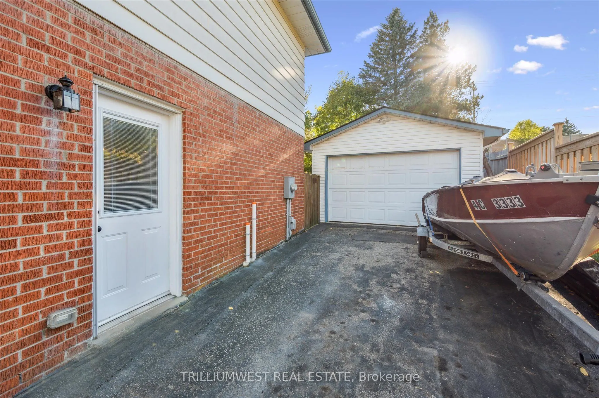 98 Shadeland Crescent