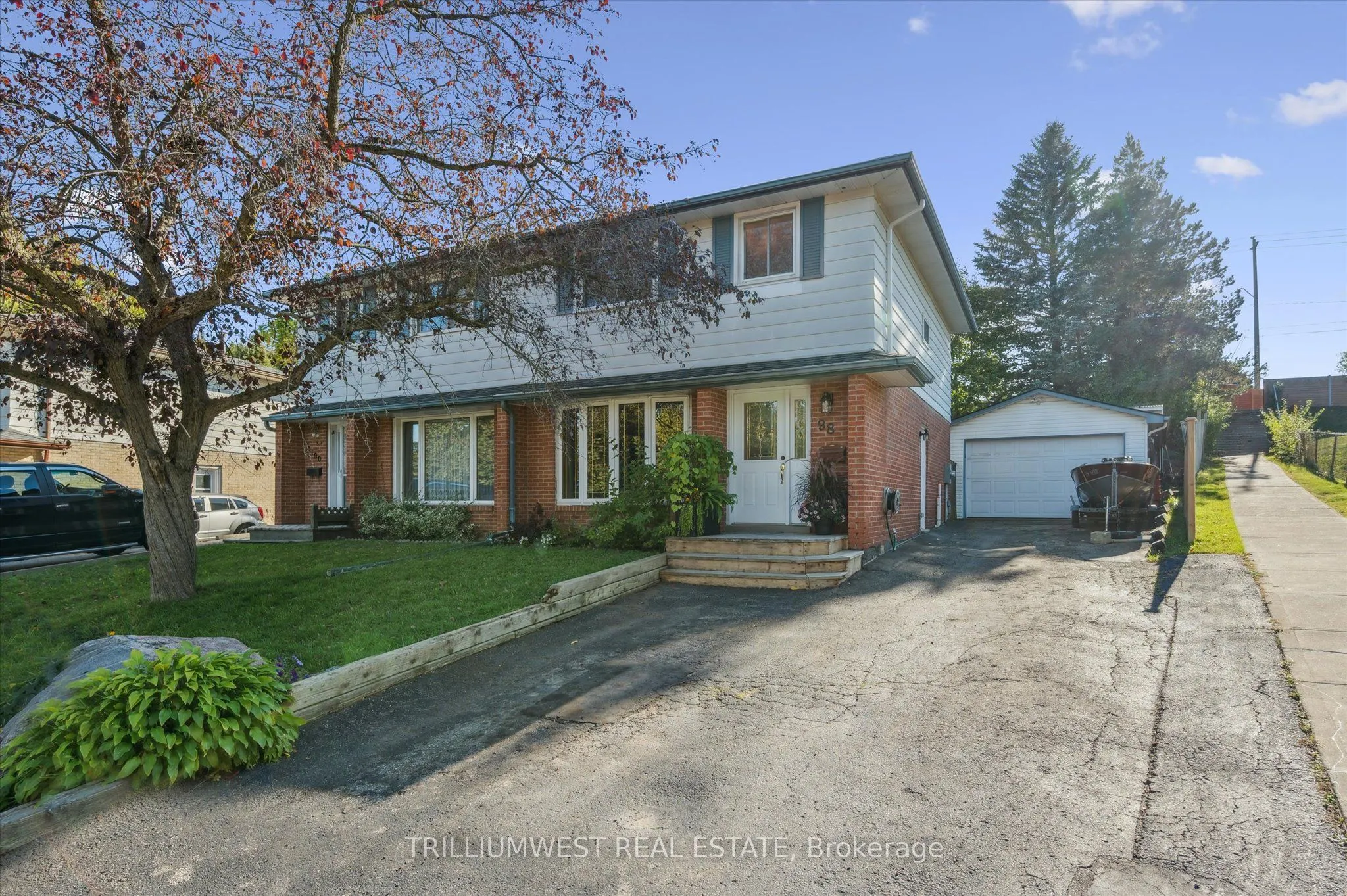 98 Shadeland Crescent