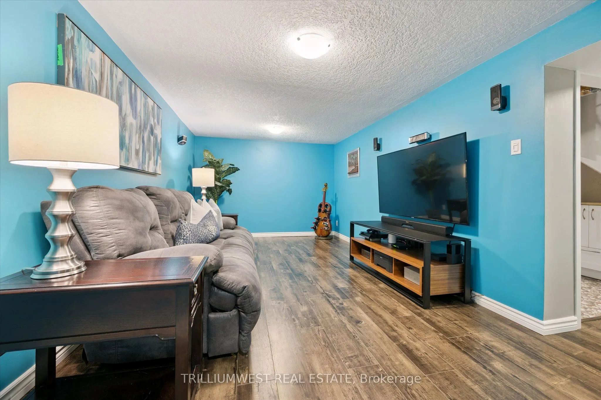 98 Shadeland Crescent
