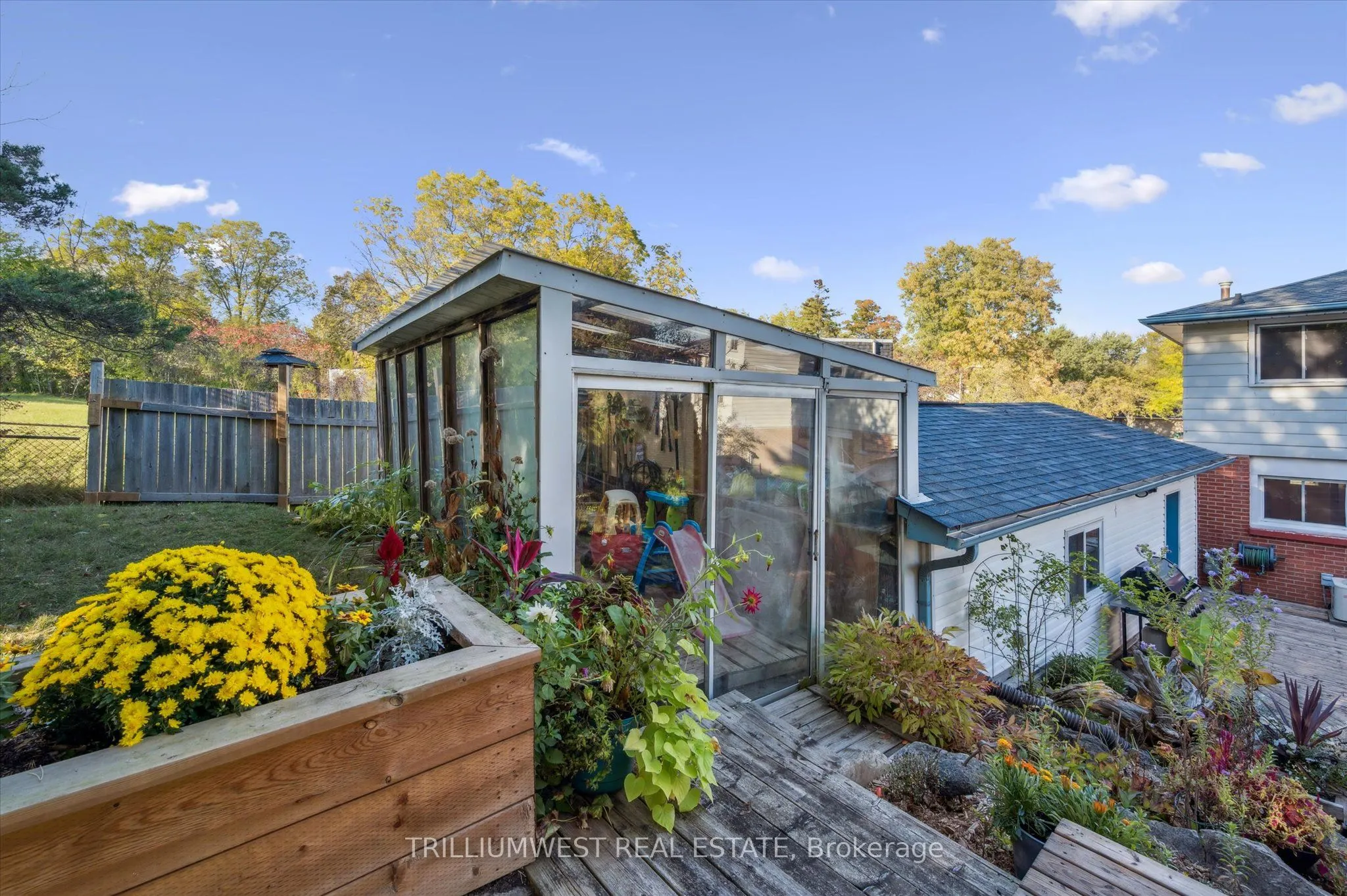 98 Shadeland Crescent