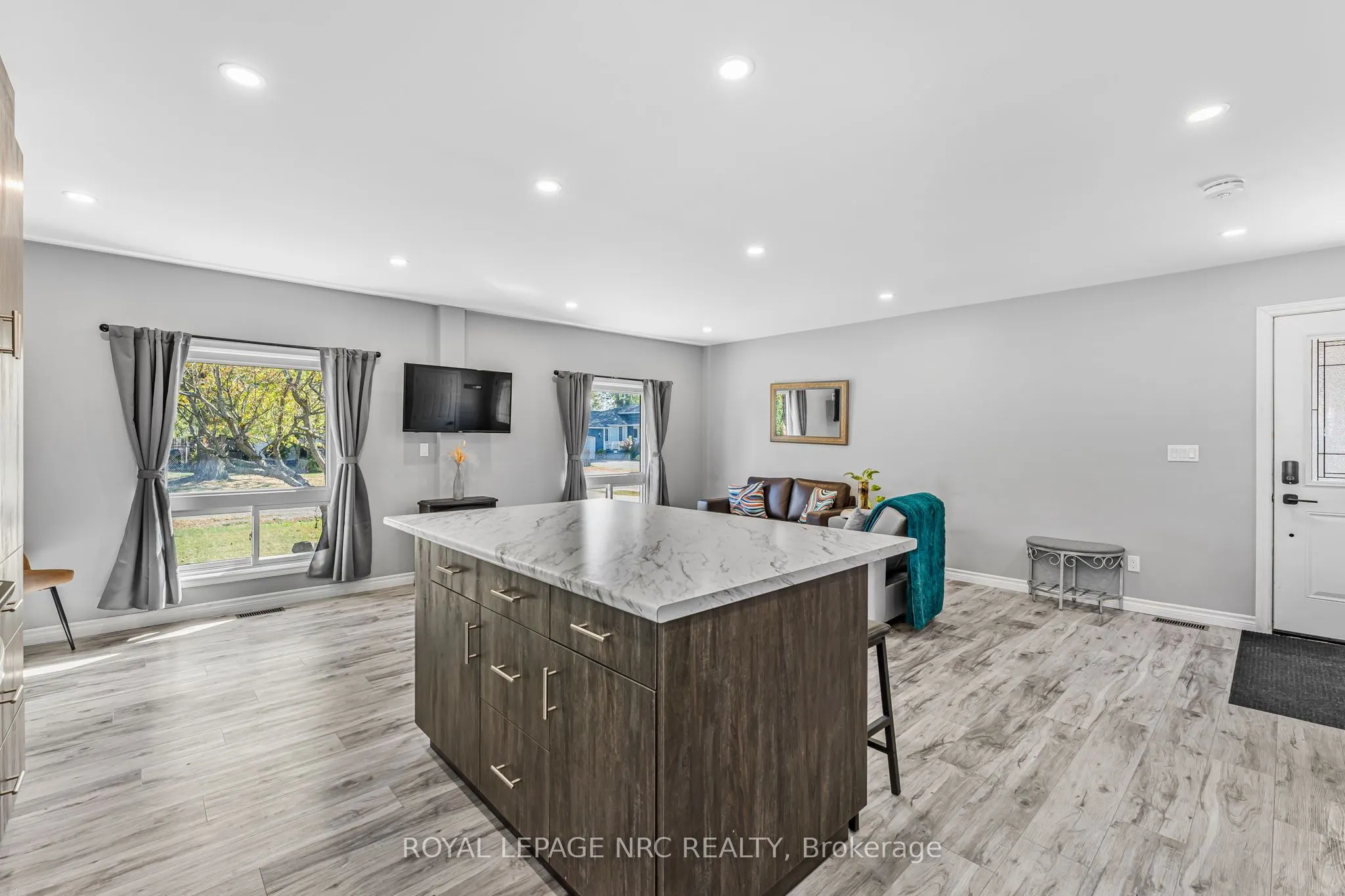 459 Lakeview Road