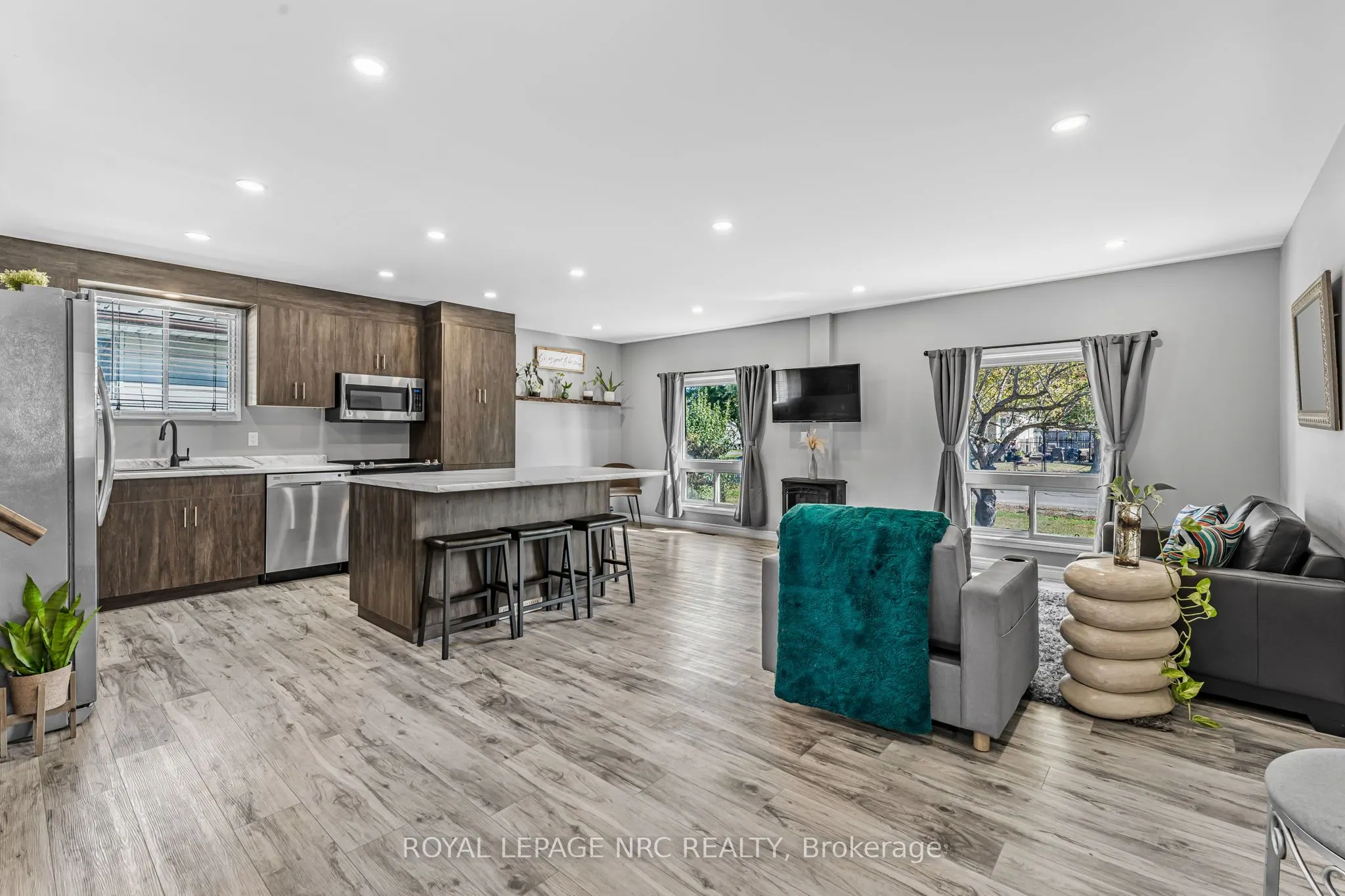 459 Lakeview Road