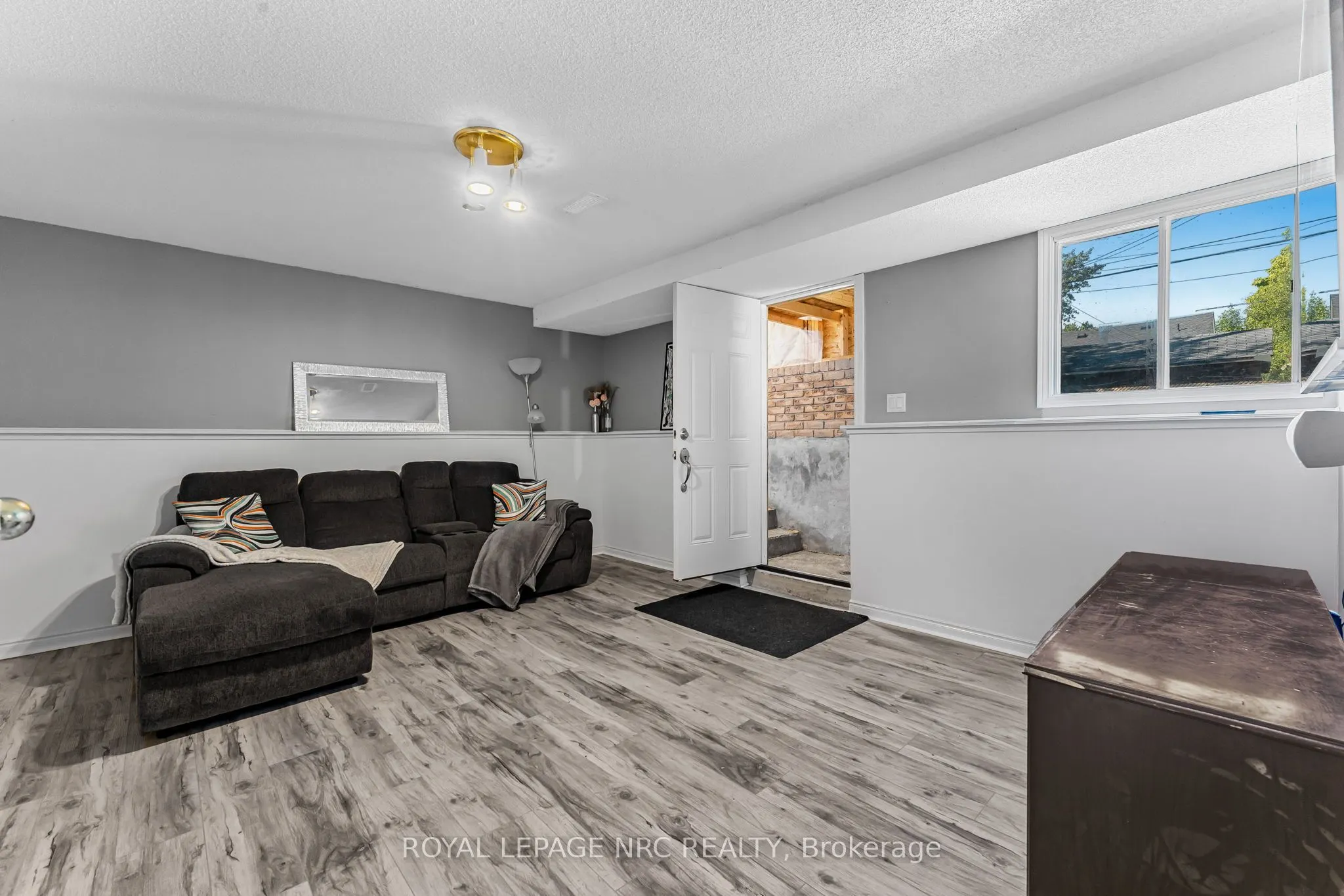 459 Lakeview Road