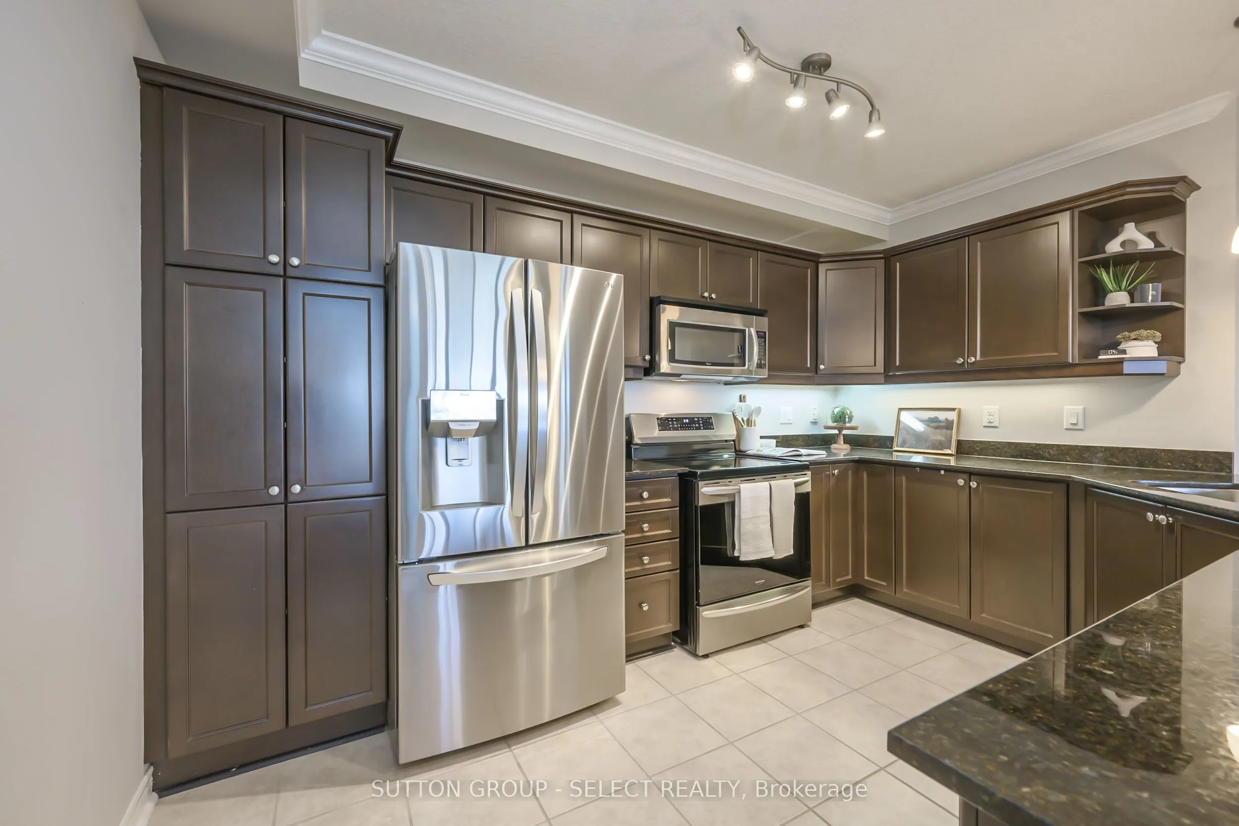 1030 Coronation Drive, #908