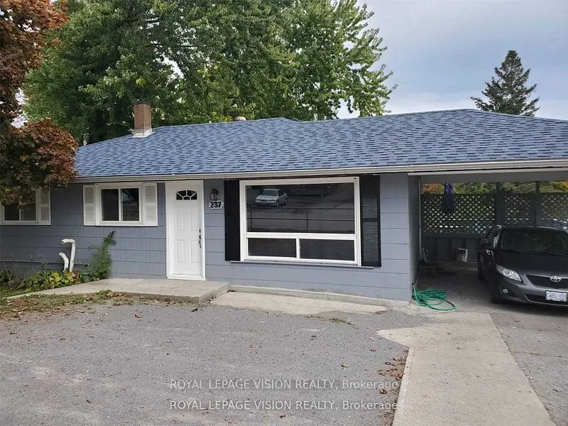 237 Victoria Street S