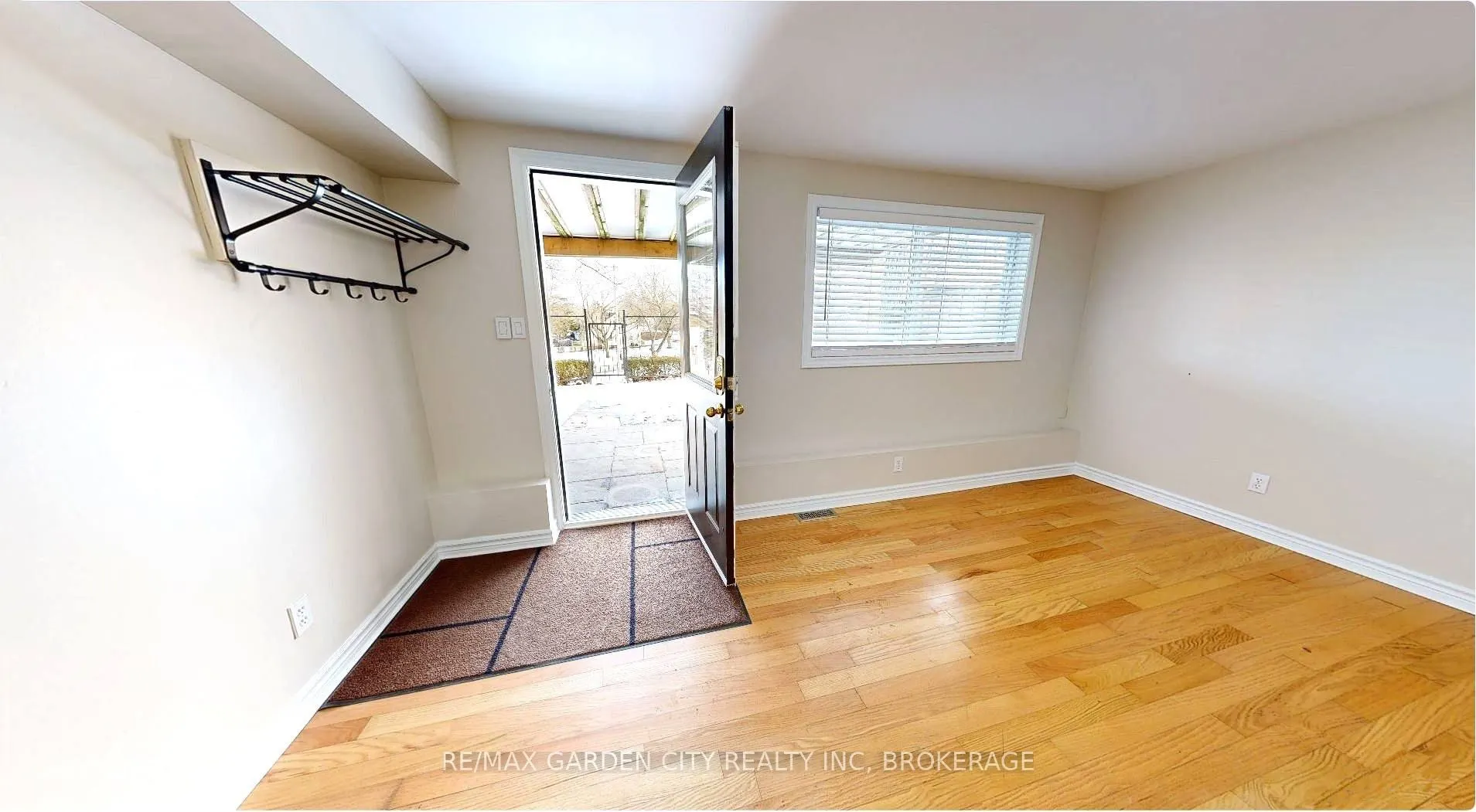 119 Main Street W, #119B