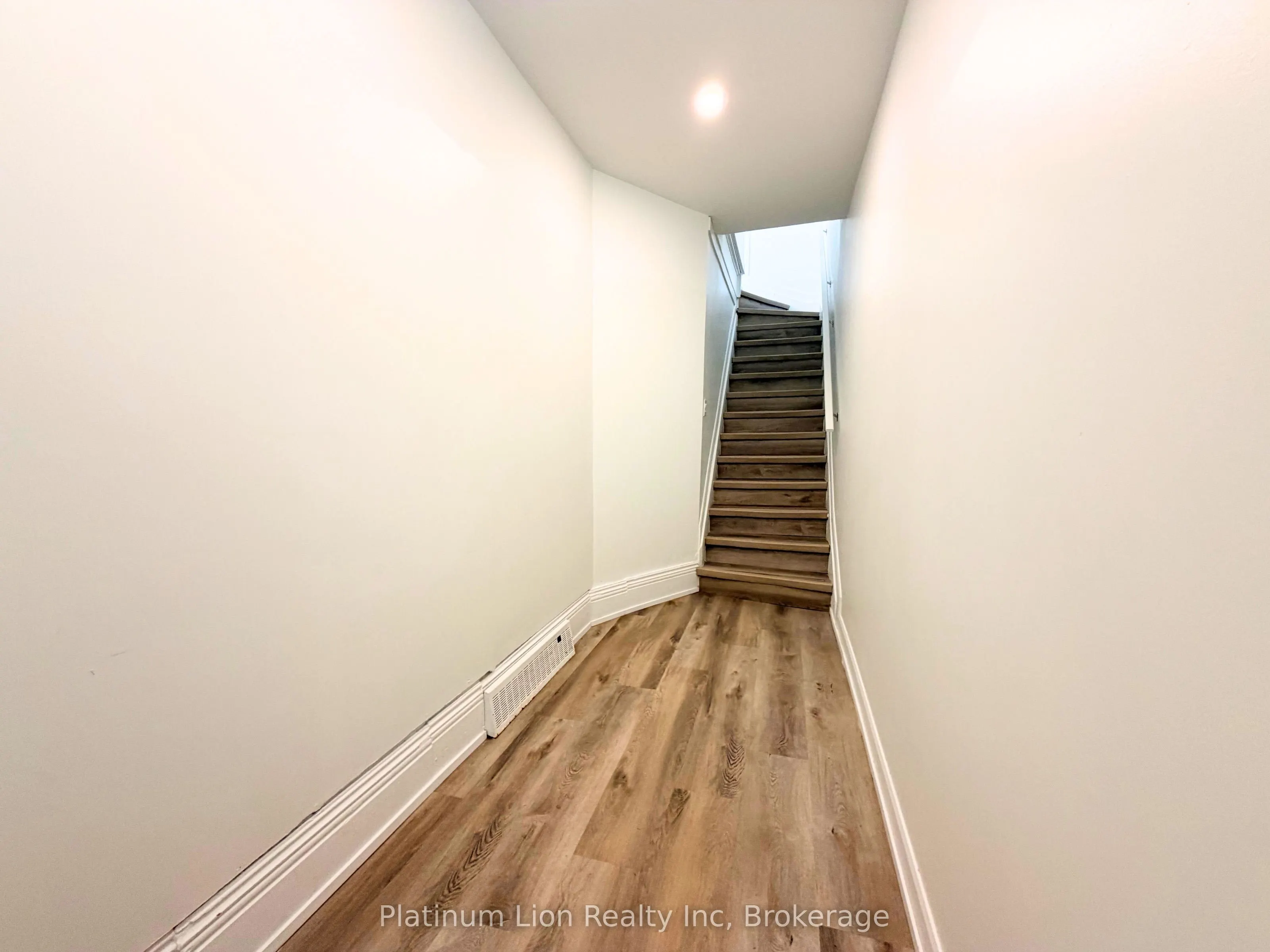 24-26 Cayuga Street, #26B
