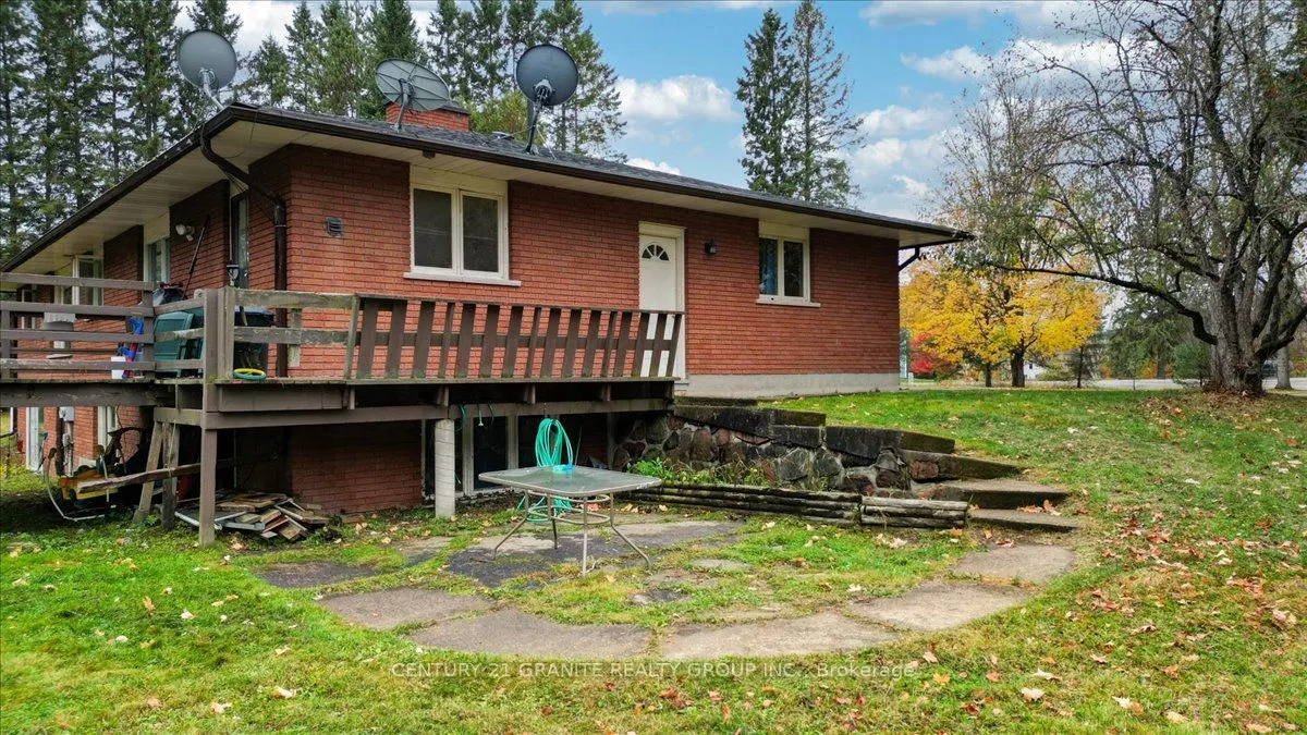4 Maxwell Settlement Road