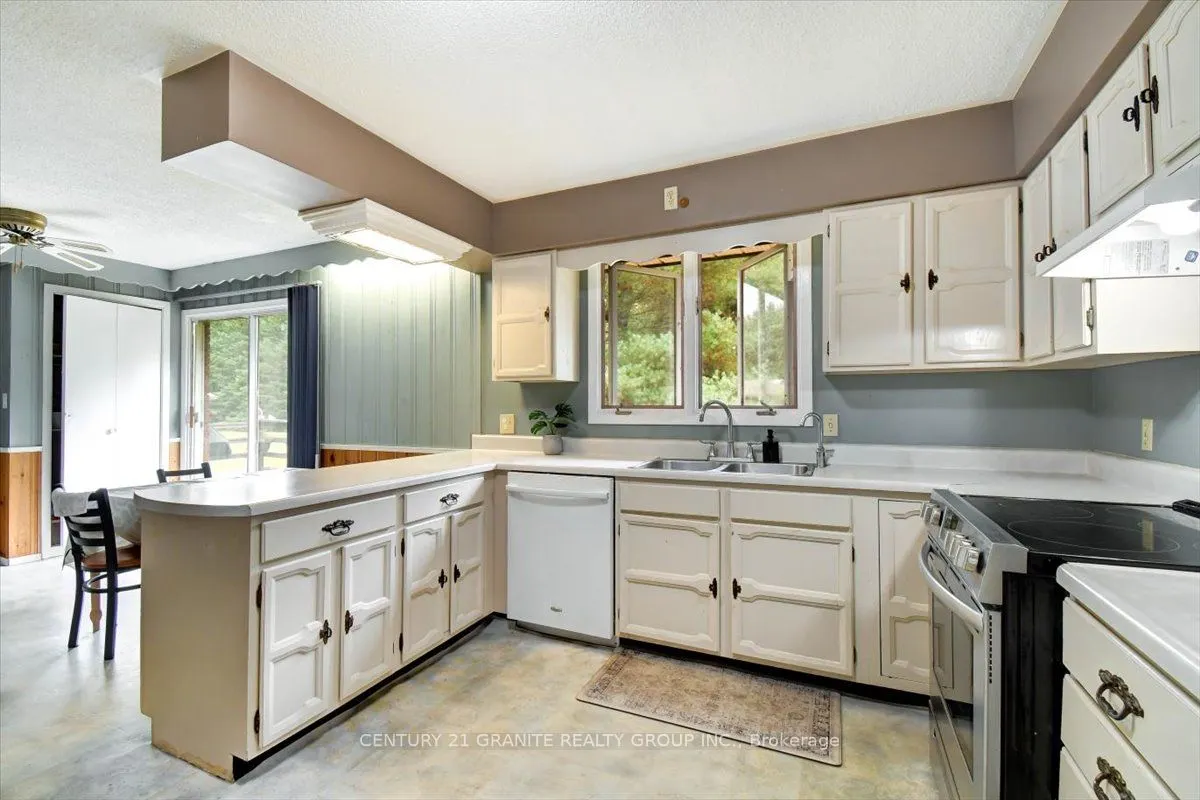 4 Maxwell Settlement Road