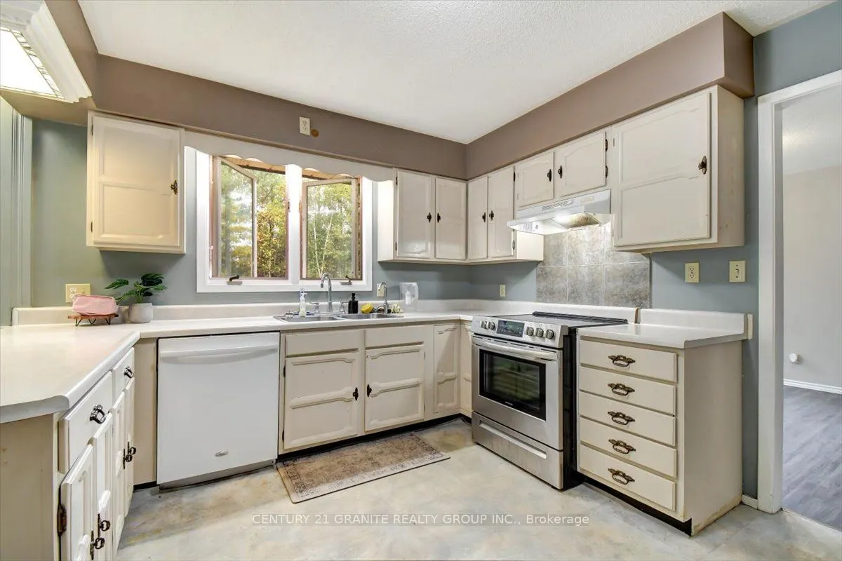 4 Maxwell Settlement Road