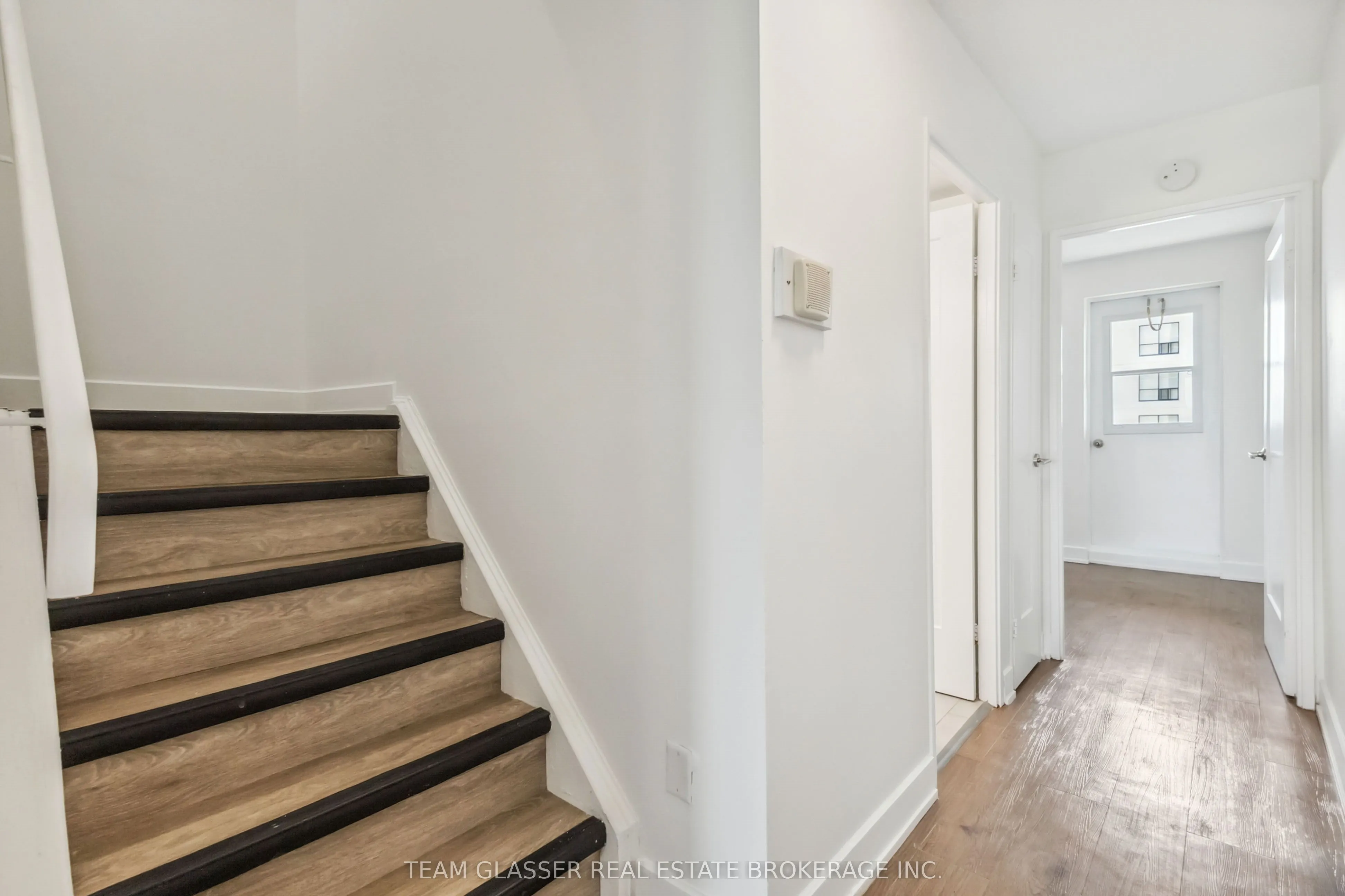 21 King Street, #1112
