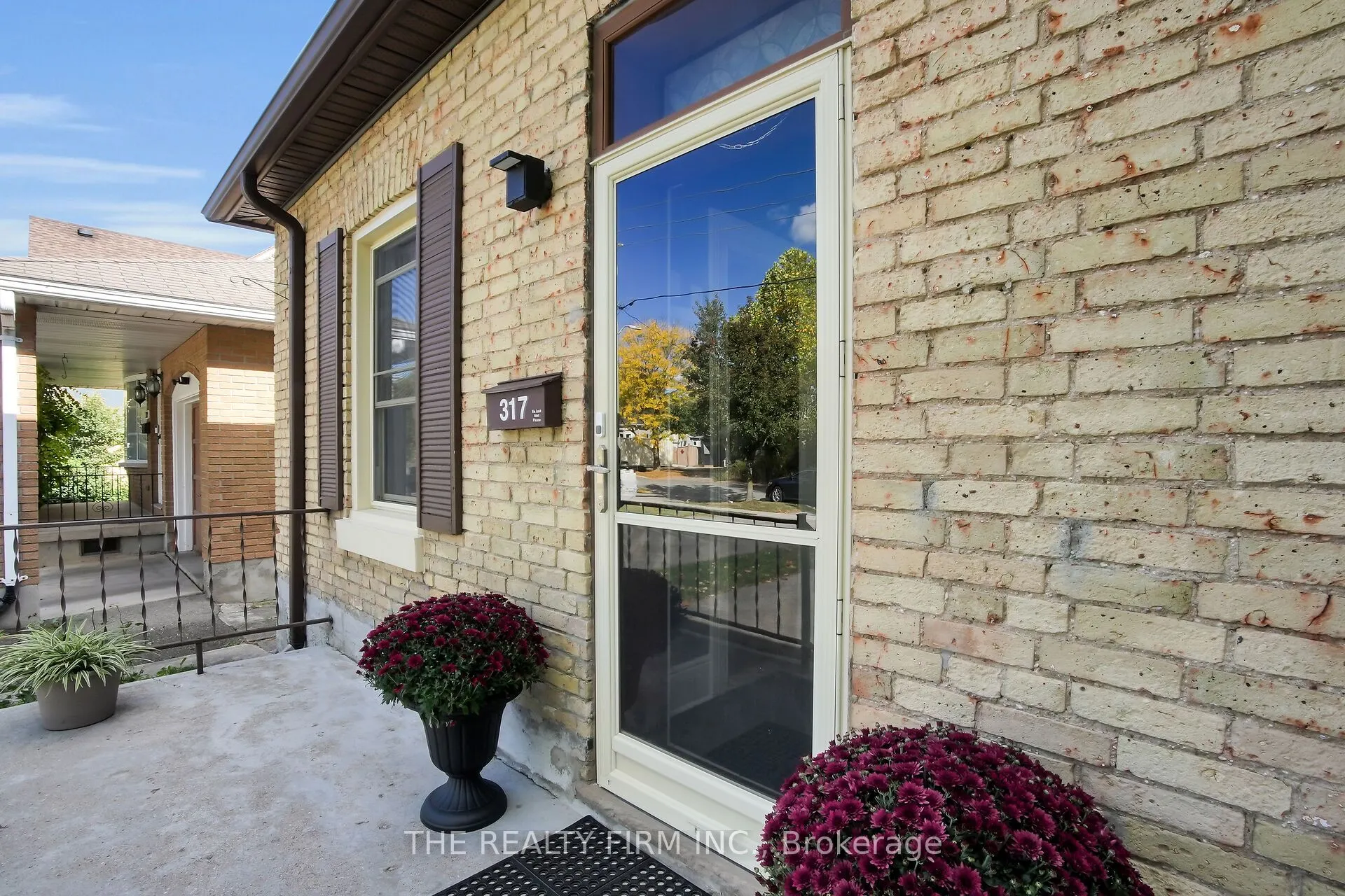 317 Simcoe Street