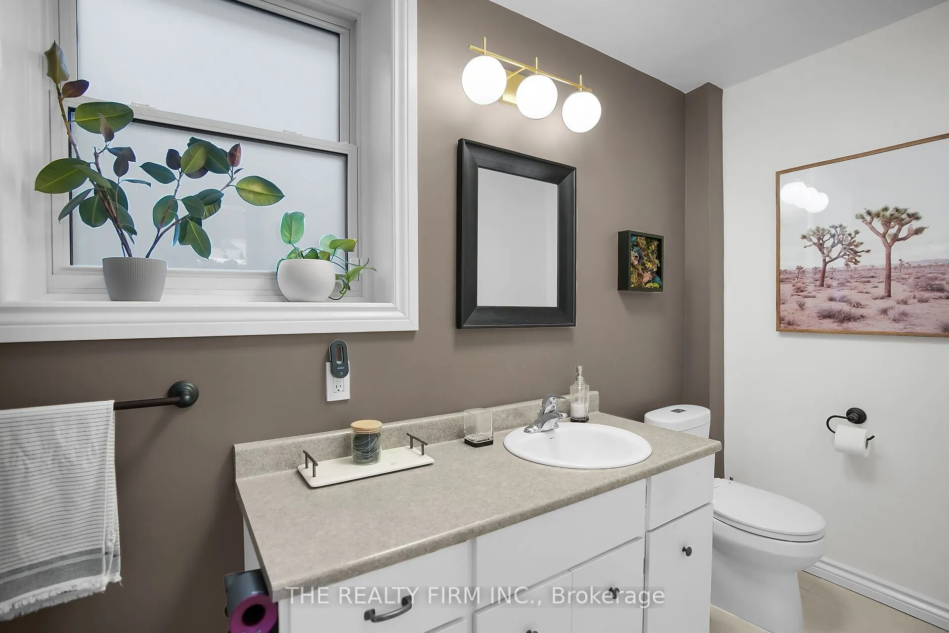 317 Simcoe Street
