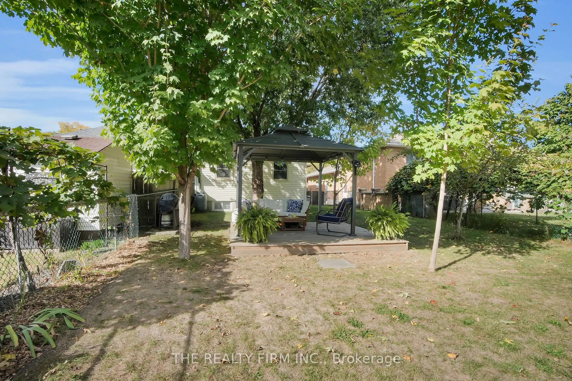 317 Simcoe Street