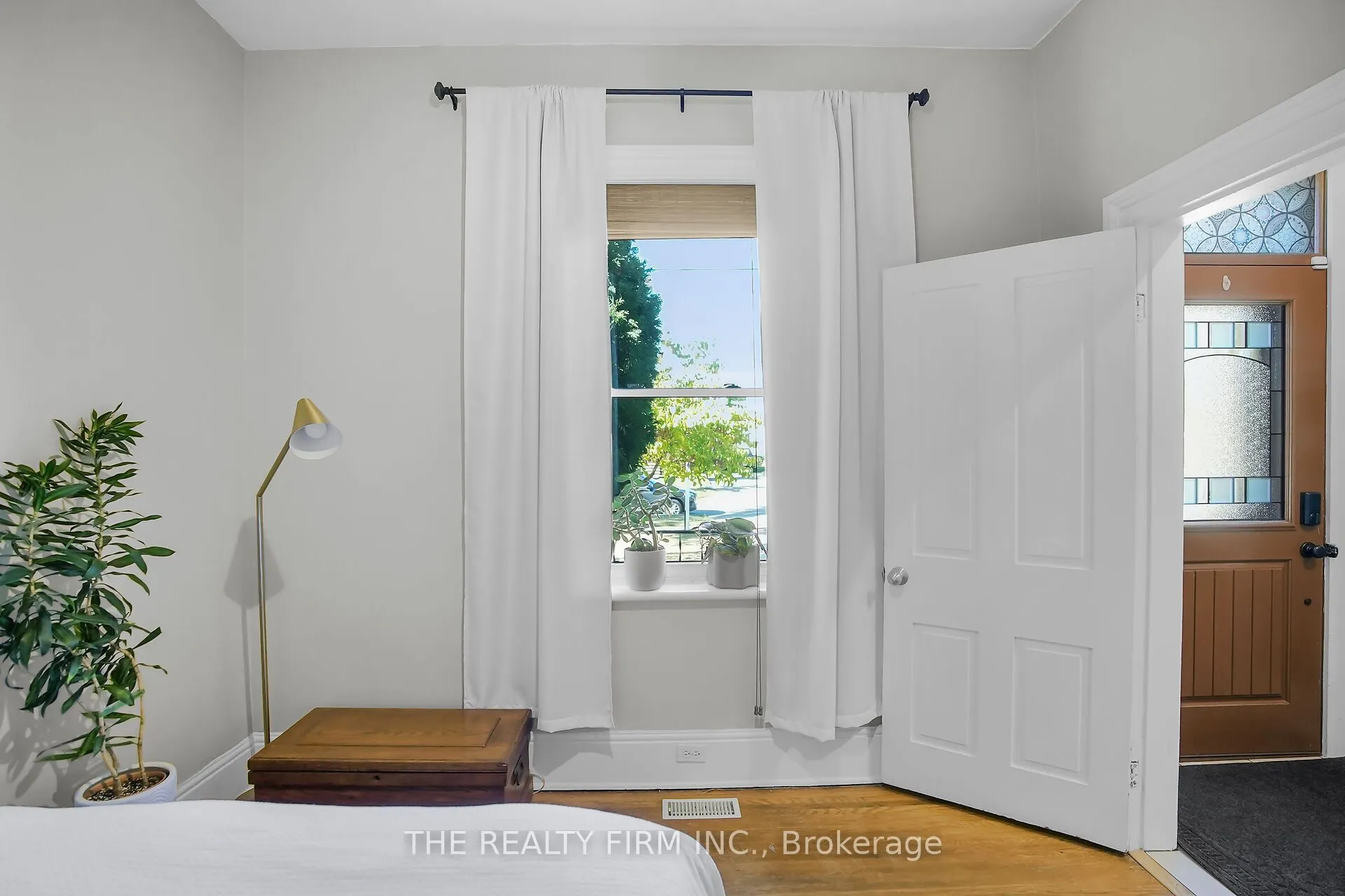 317 Simcoe Street