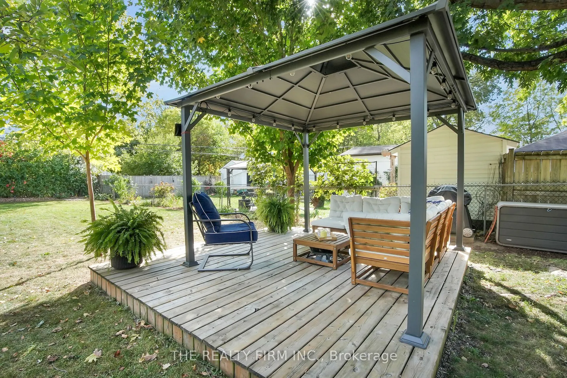 317 Simcoe Street