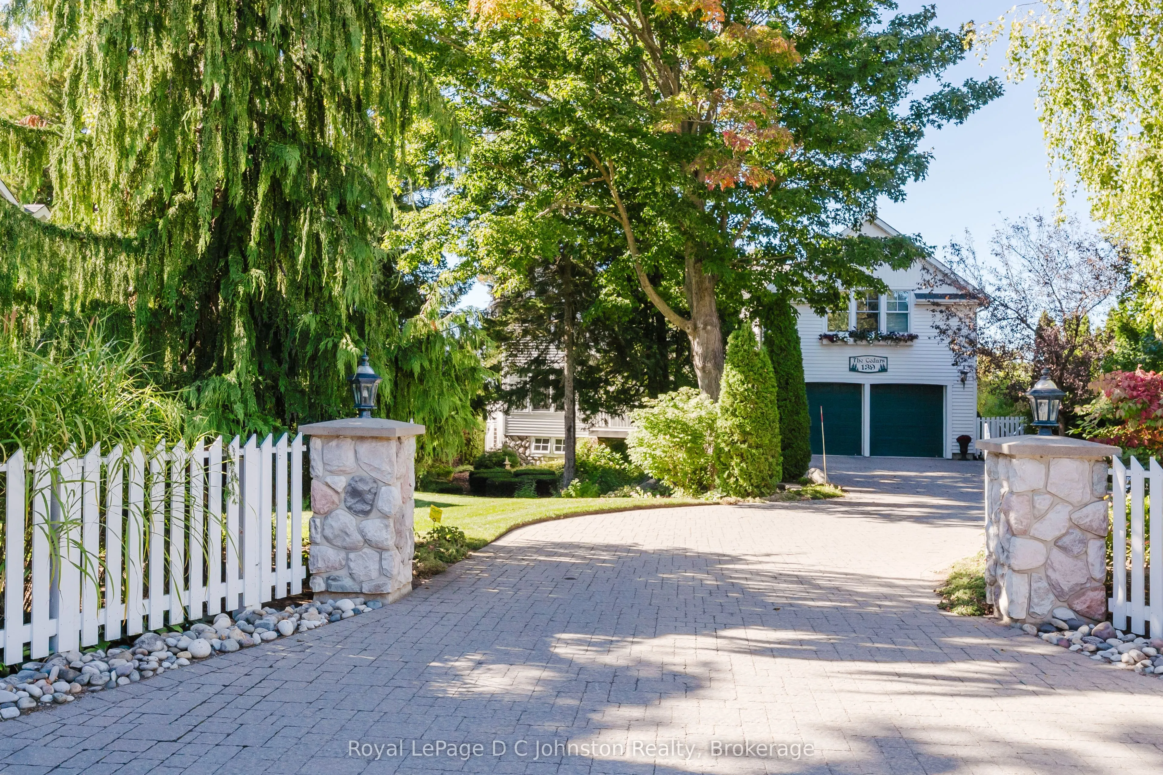 139 Knowles Lane