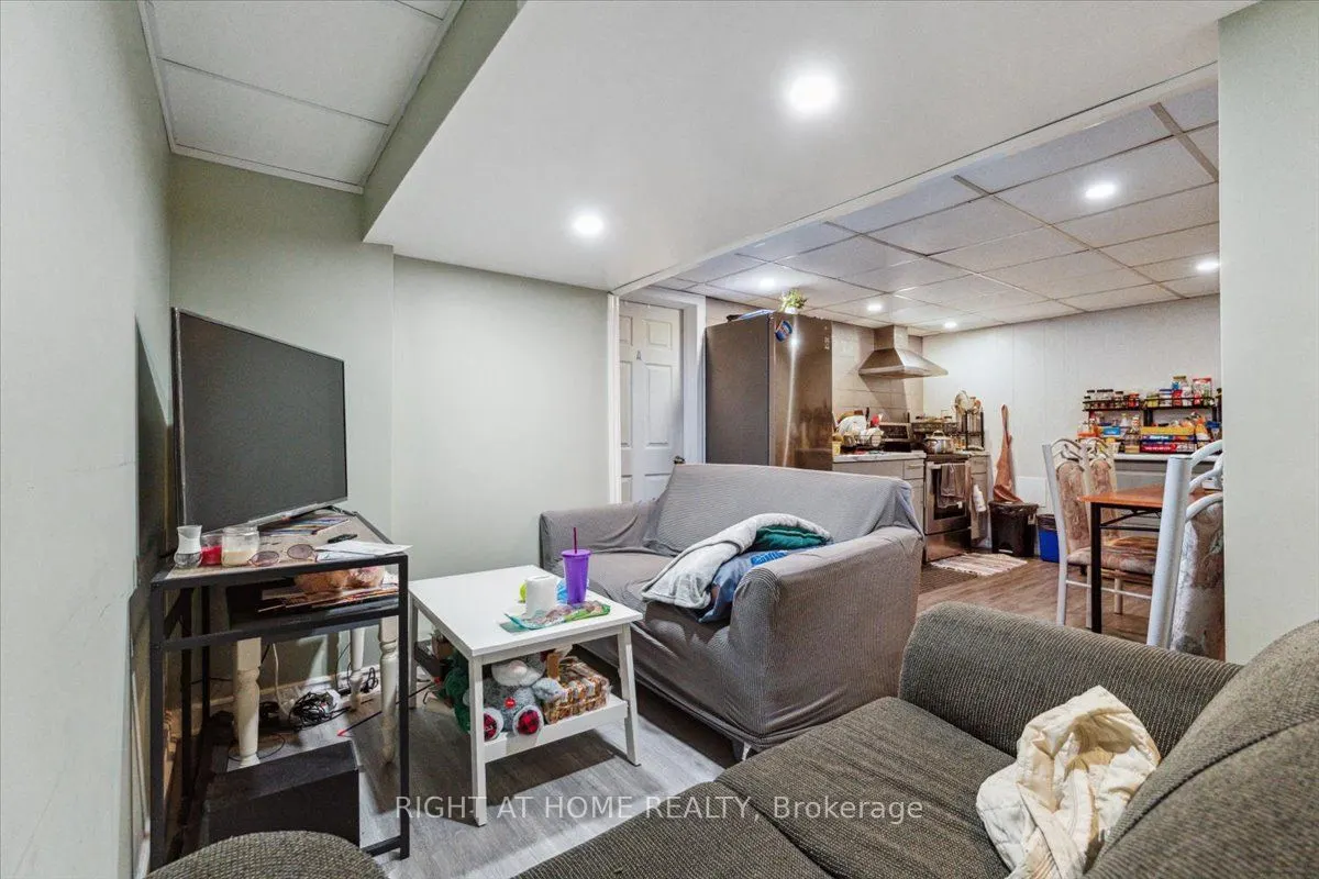 5863 Church's Lane