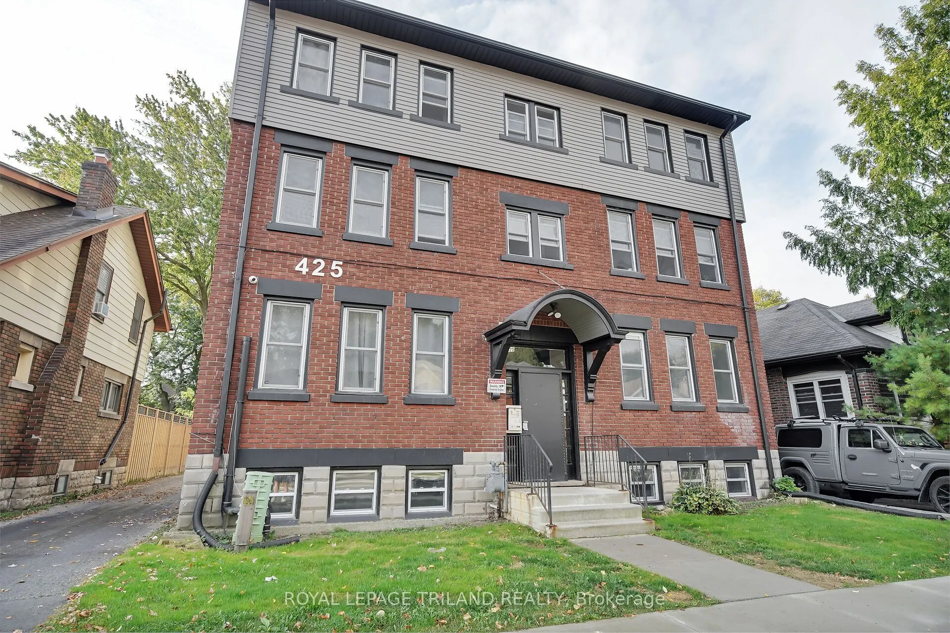 425 Mckenzie Avenue, #2