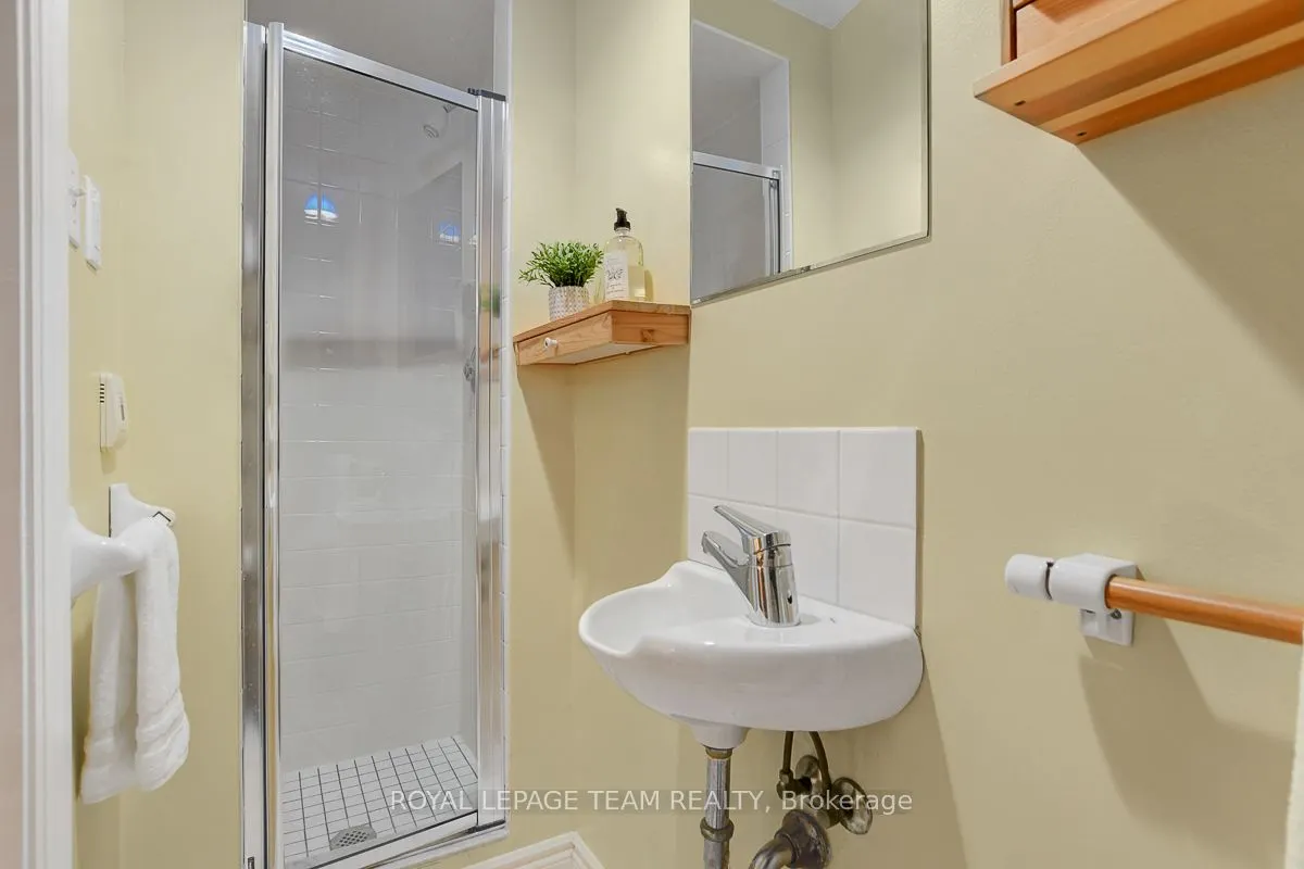 142 Mcgillivray Street, #A