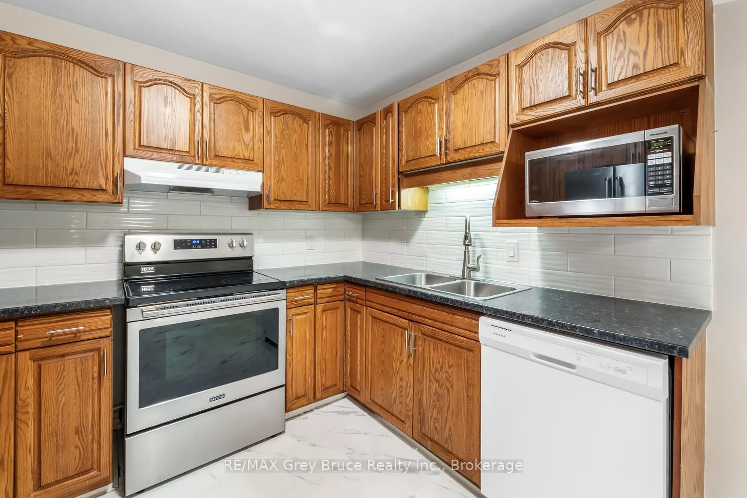 2555 unit 410 3RD AVE Avenue, #410