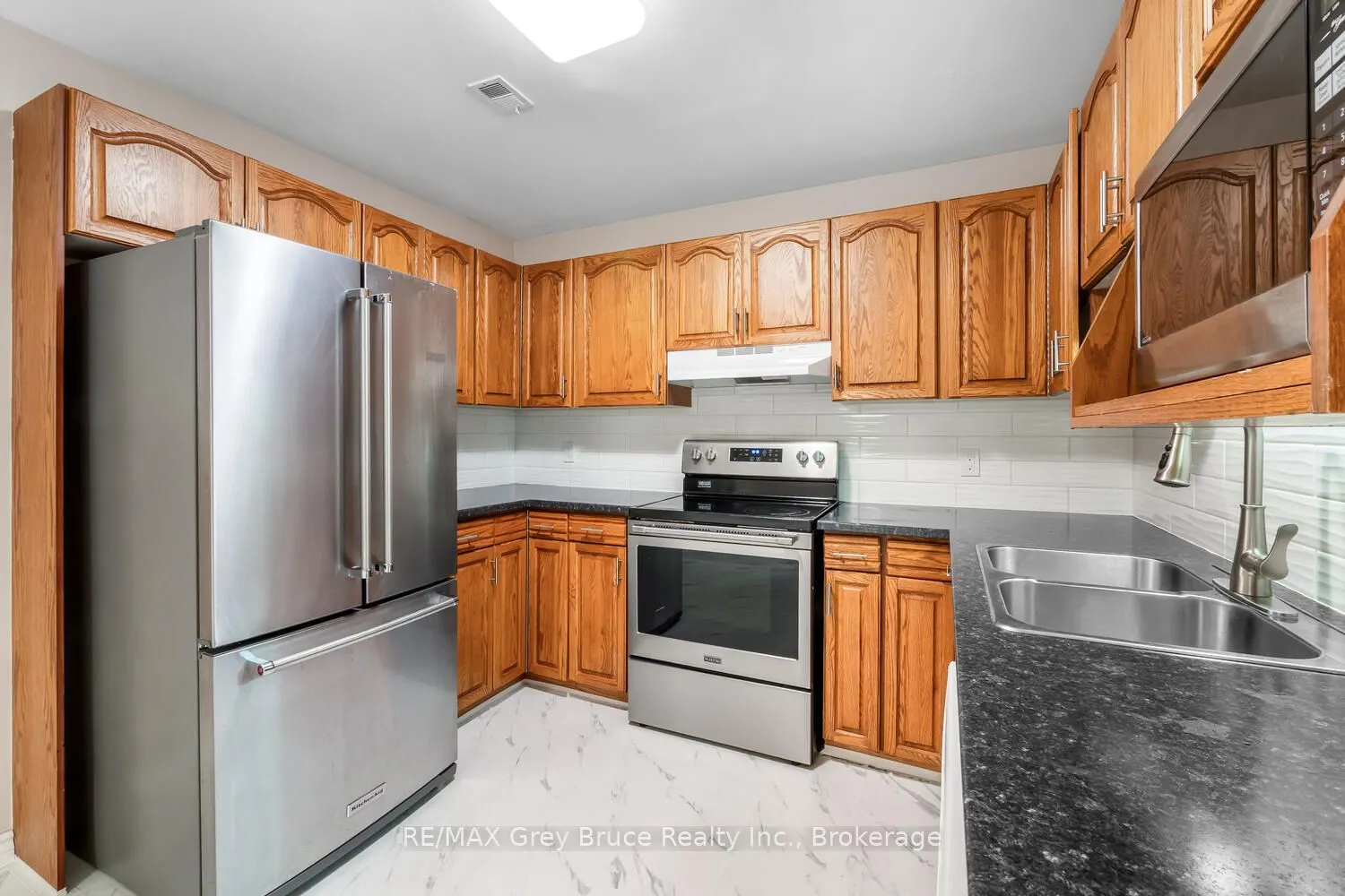 2555 unit 410 3RD AVE Avenue, #410