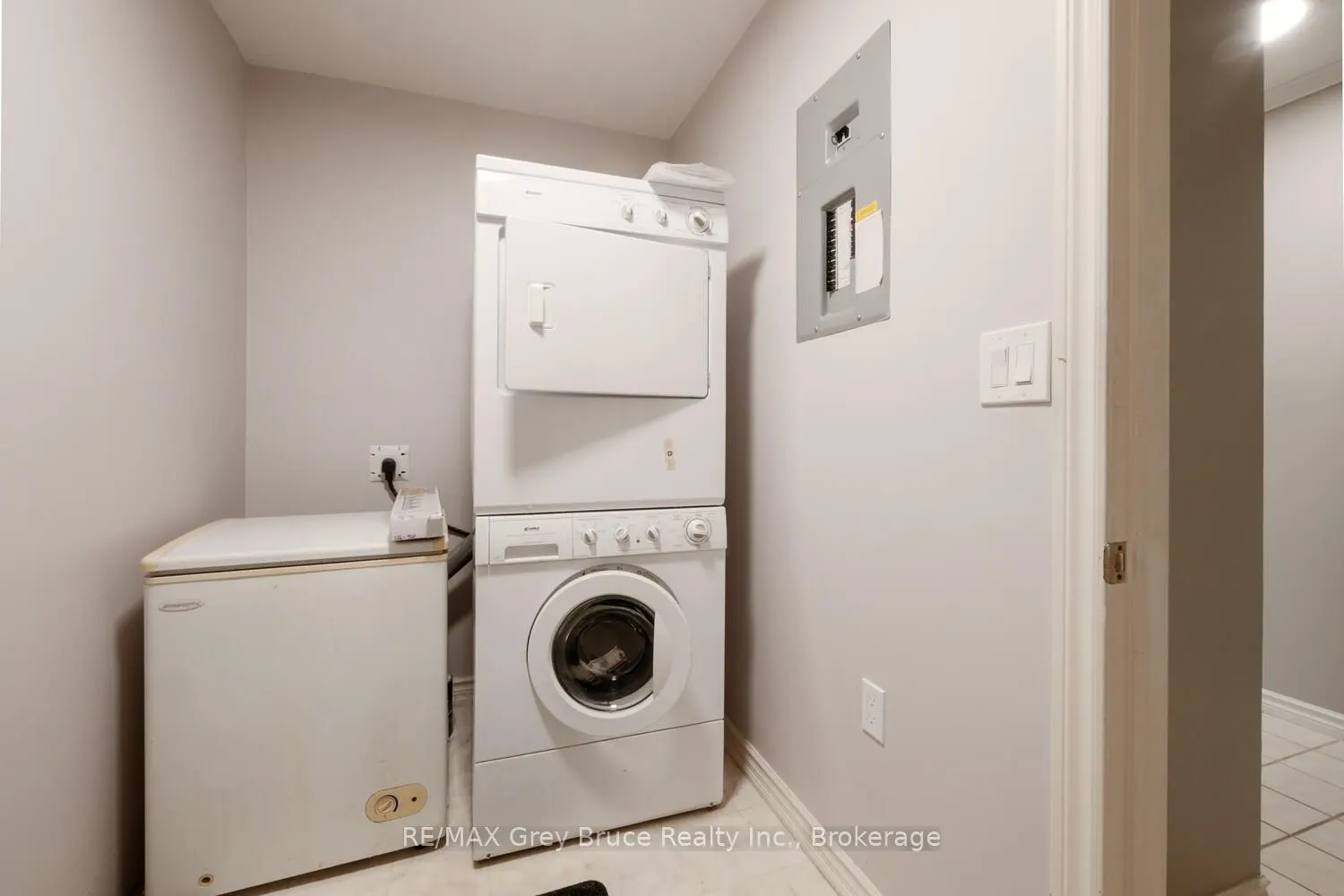 2555 unit 410 3RD AVE Avenue, #410
