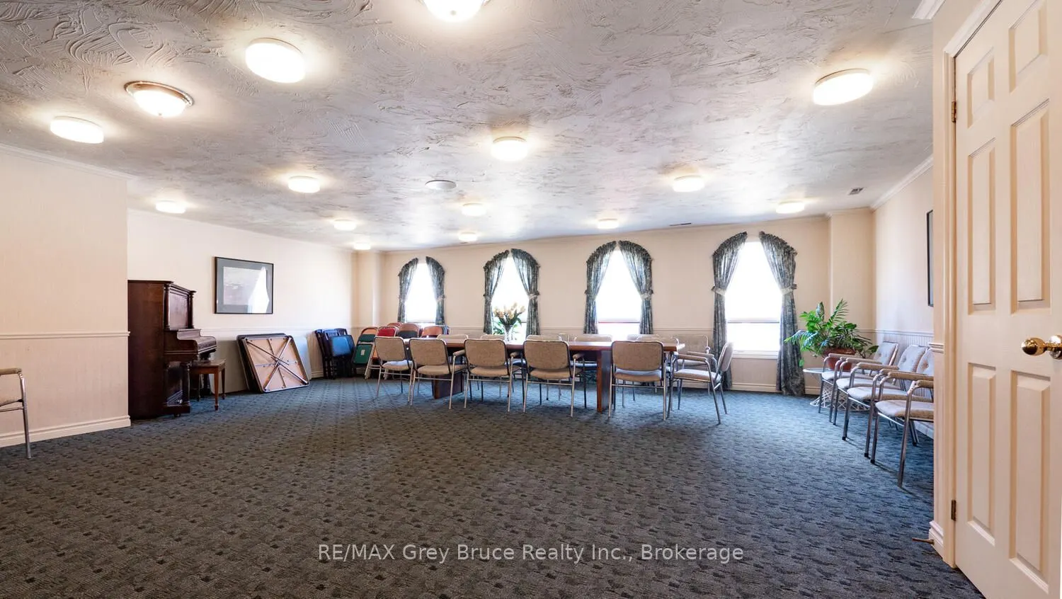 2555 unit 410 3RD AVE Avenue, #410