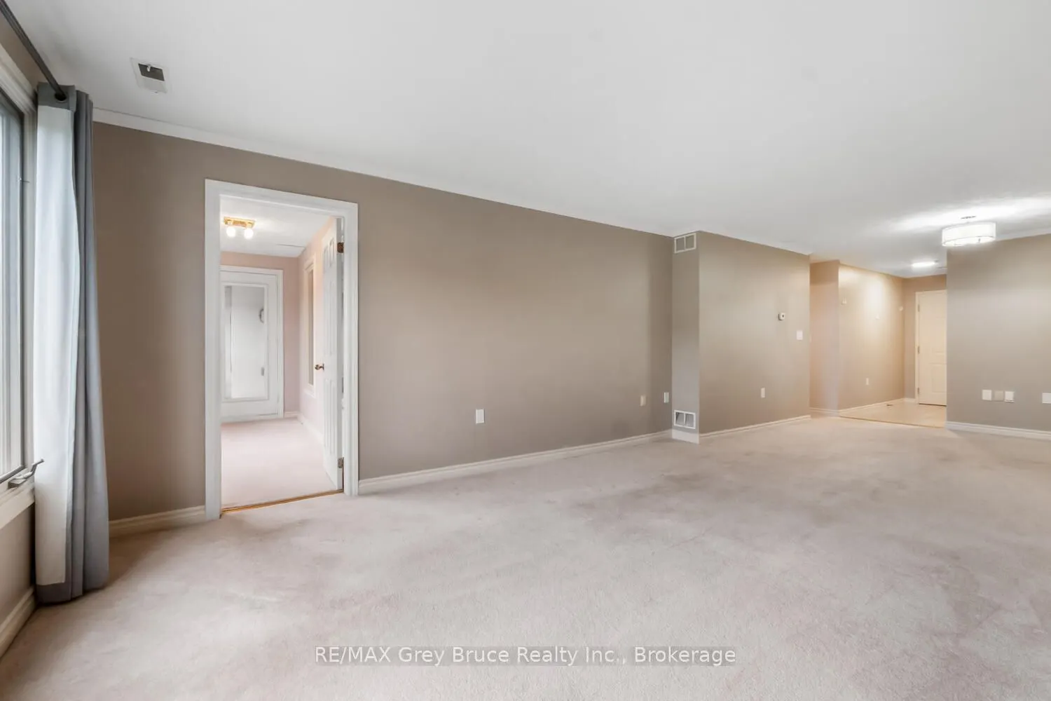 2555 unit 410 3RD AVE Avenue, #410