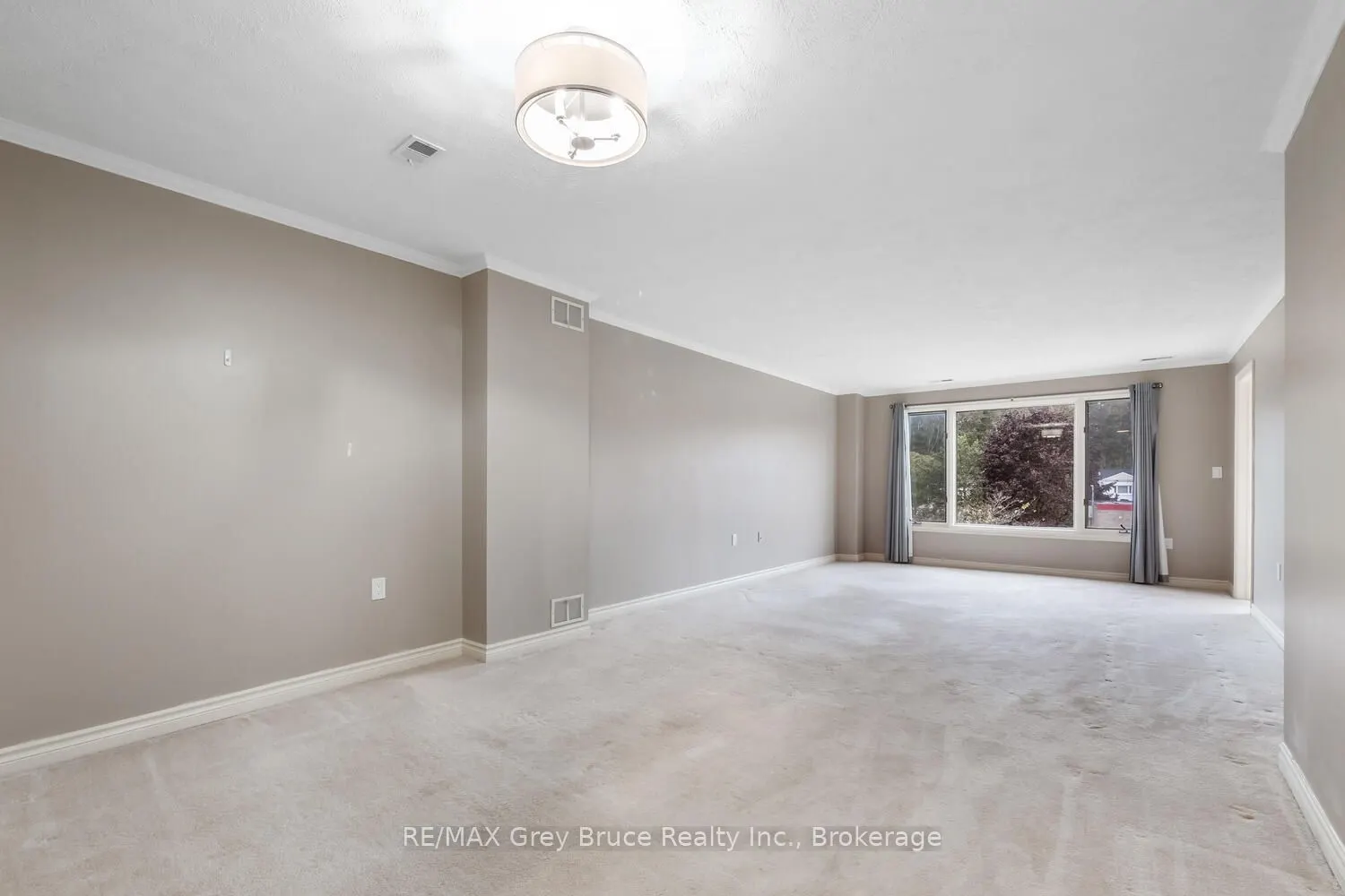 2555 unit 410 3RD AVE Avenue, #410